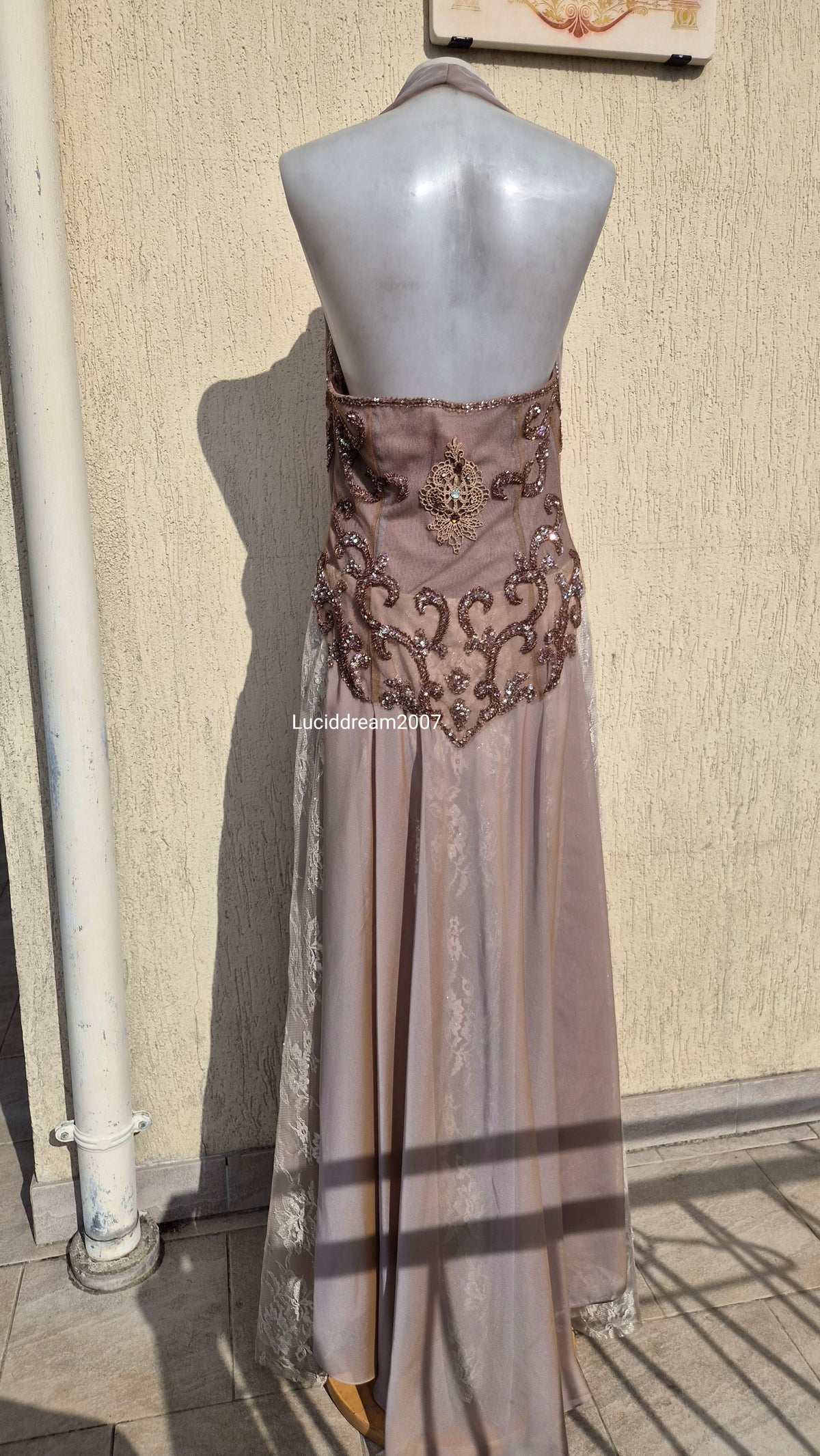Robe de soirée brodée