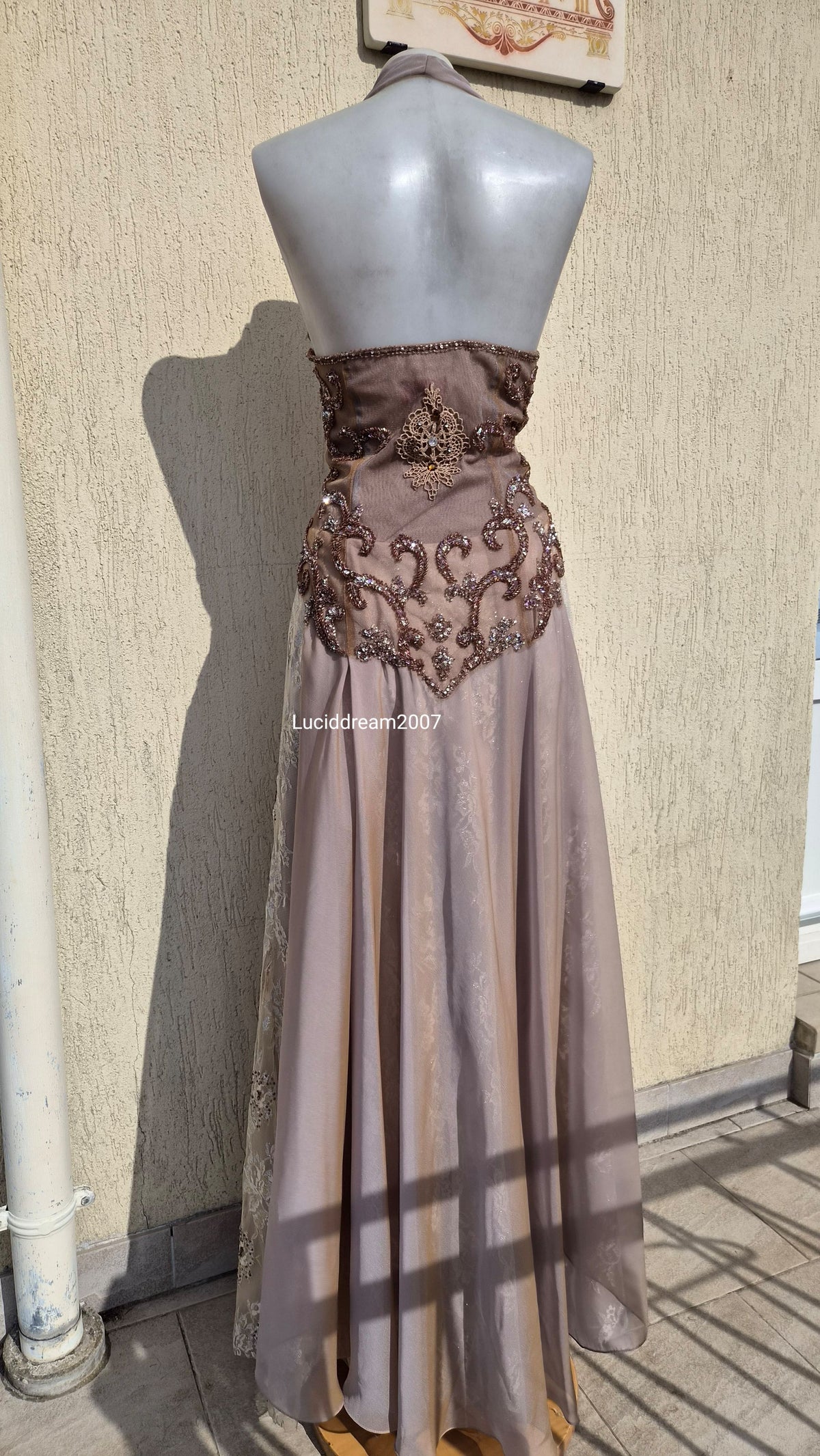 Robe de soirée brodée