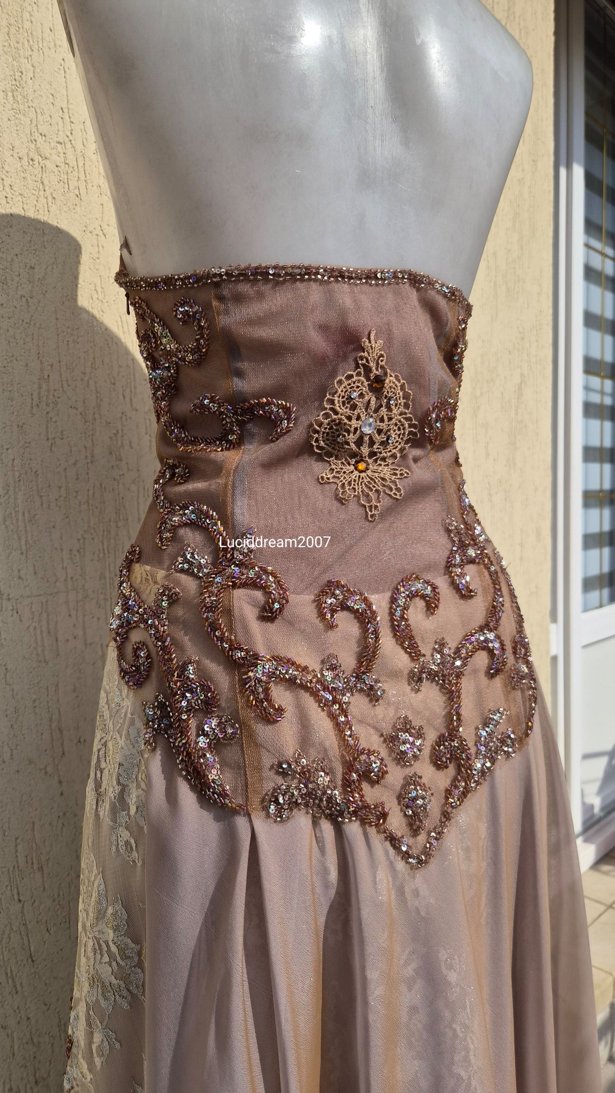 Robe de soirée brodée