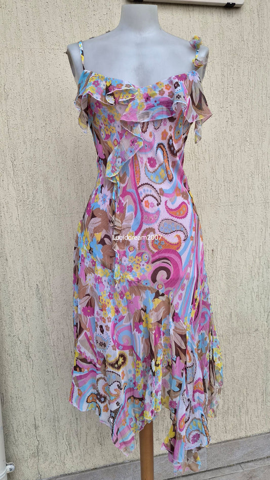 Robe florale à volants