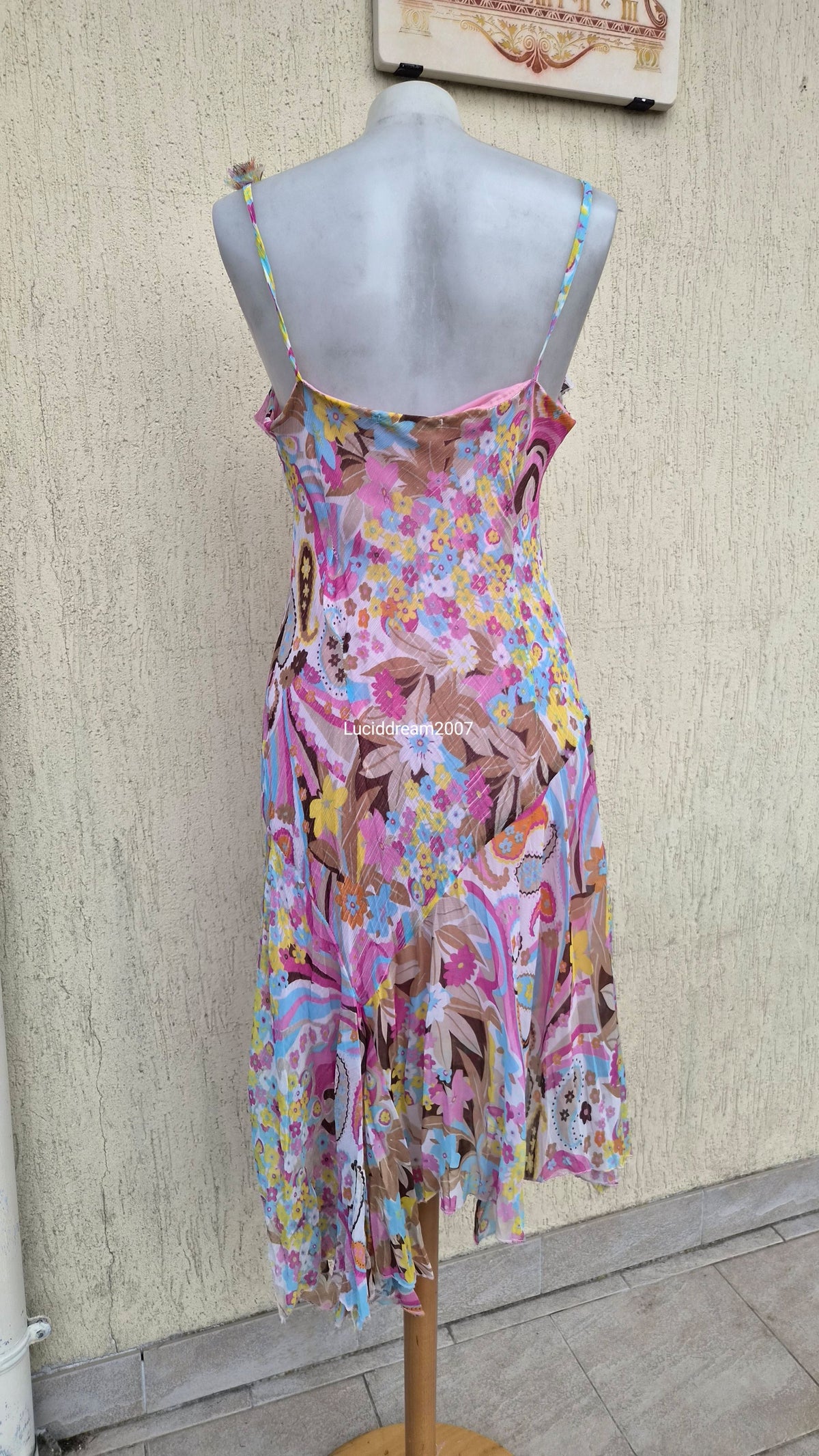 Robe florale à volants
