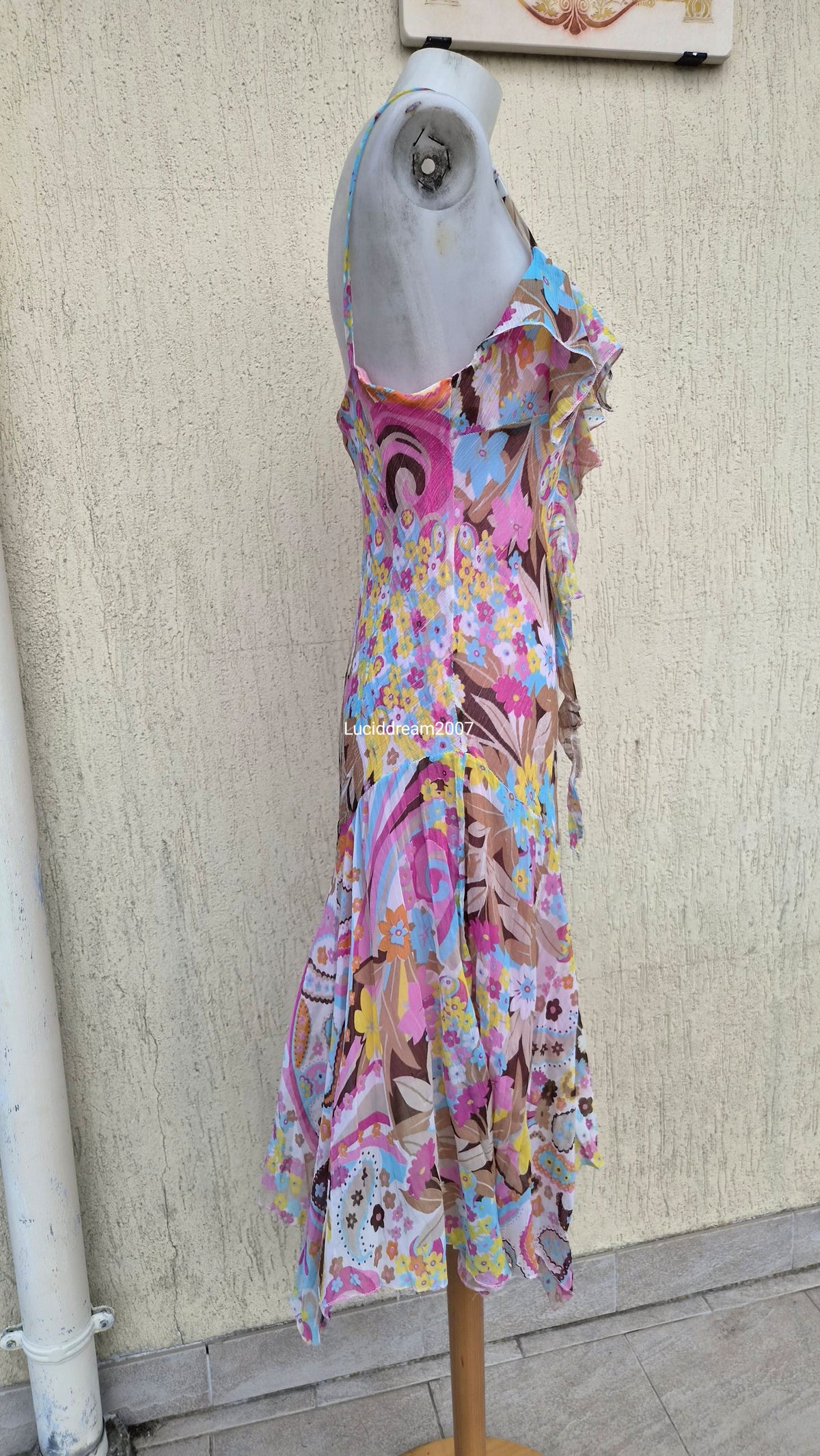 Robe florale à volants