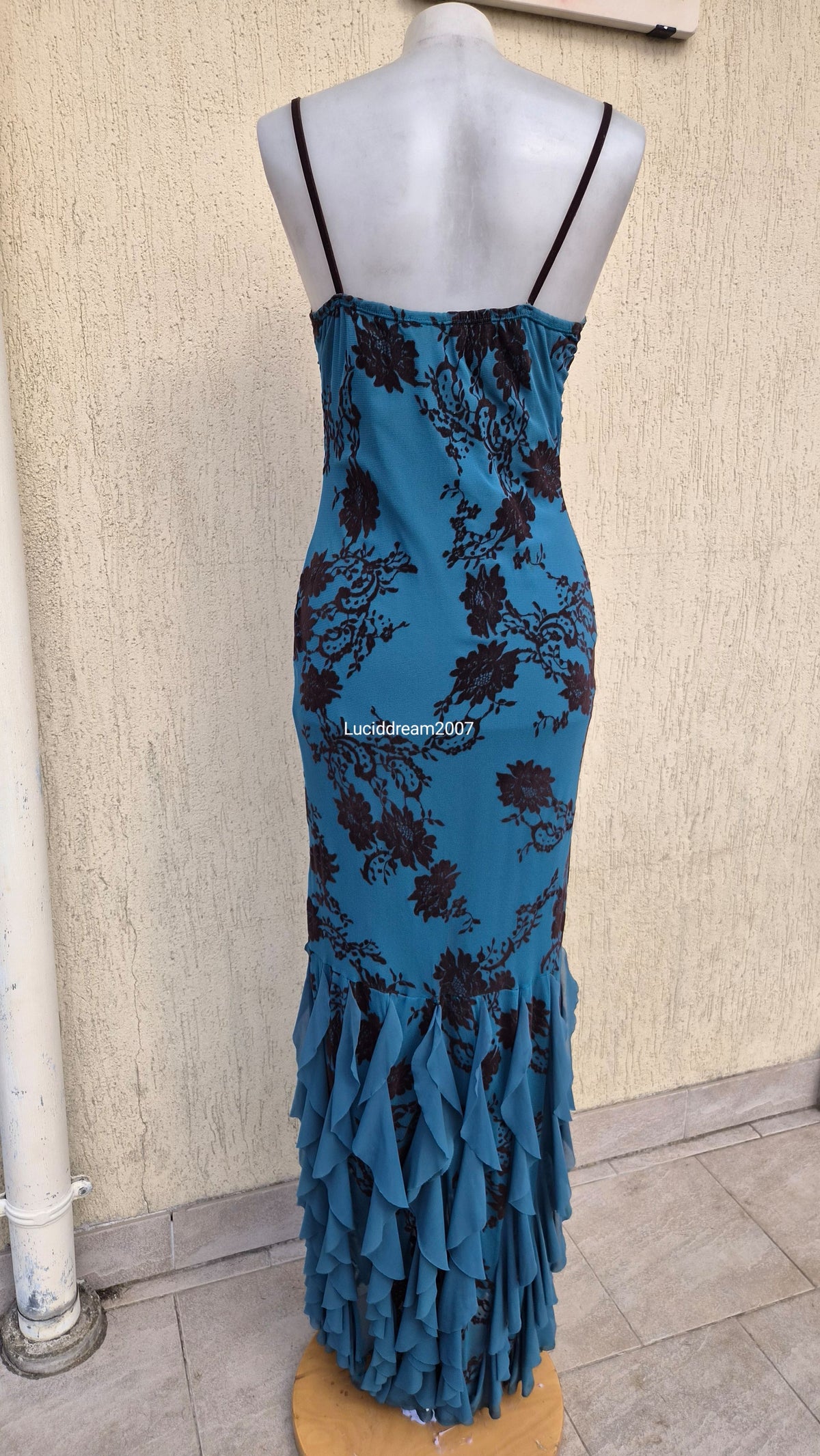 Robe bleue dentelle marron