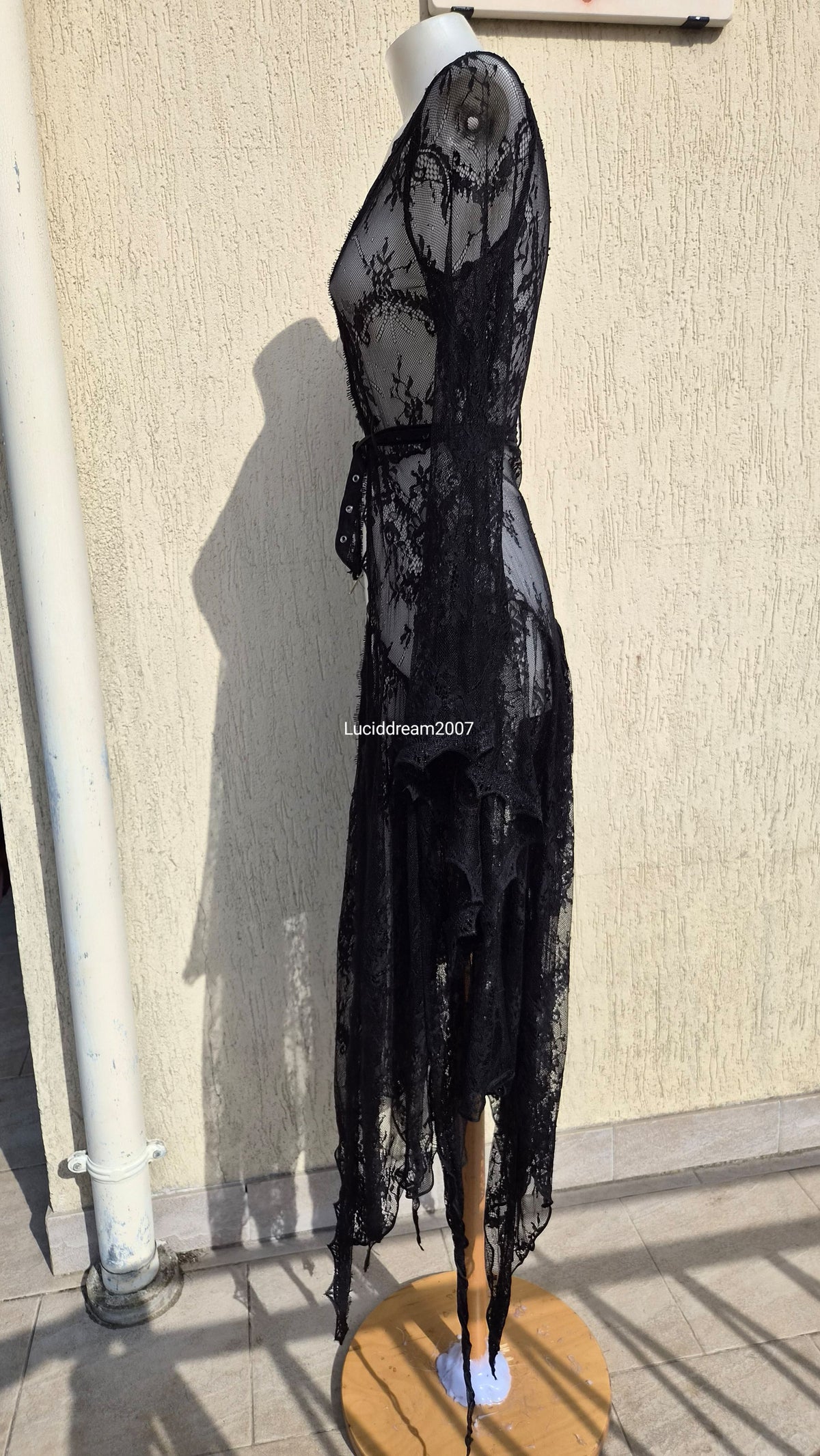 Long gilet en dentelle noir Dark in Love