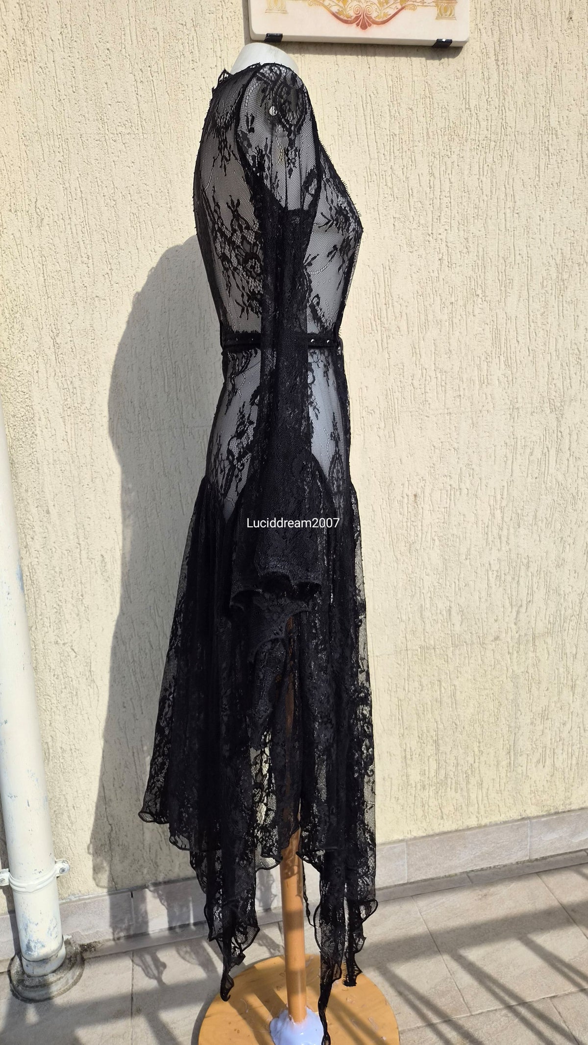 Long gilet en dentelle noir Dark in Love