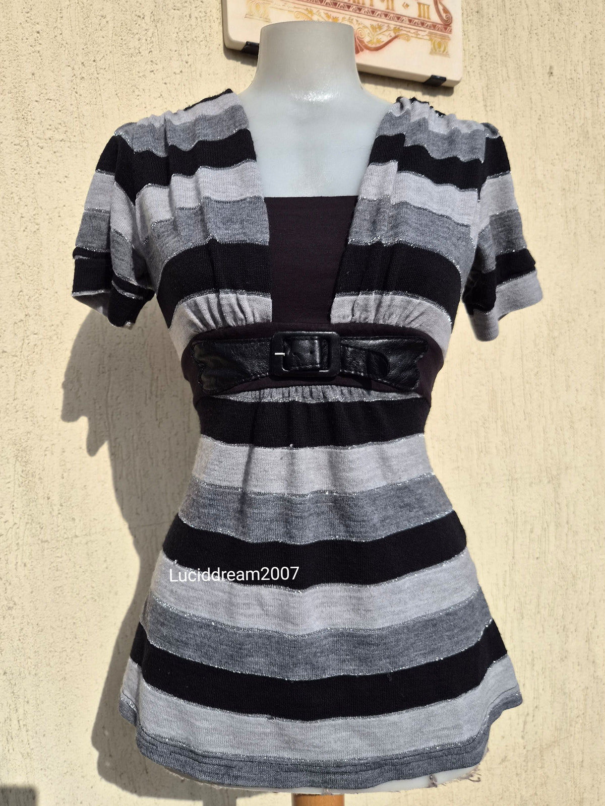 Short-sleeved striped top