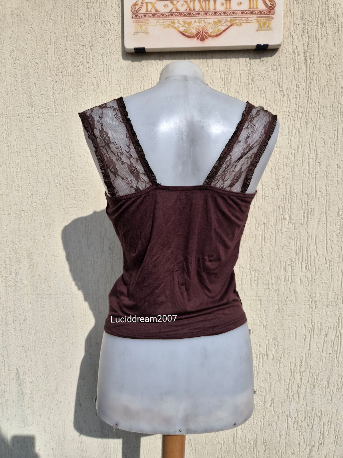 Haut en velours marron à laçage