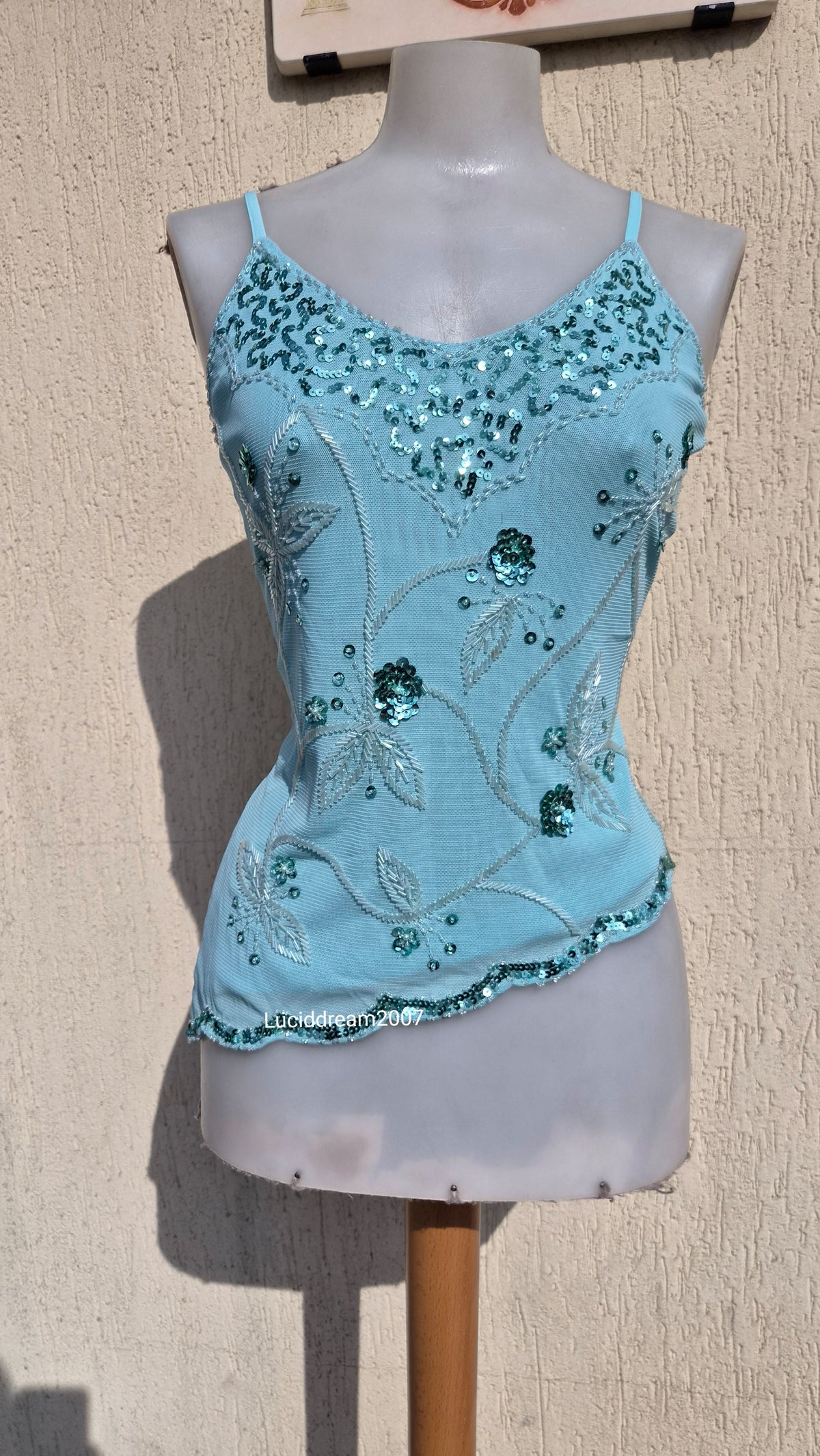 Haut en voile brodé de sequins