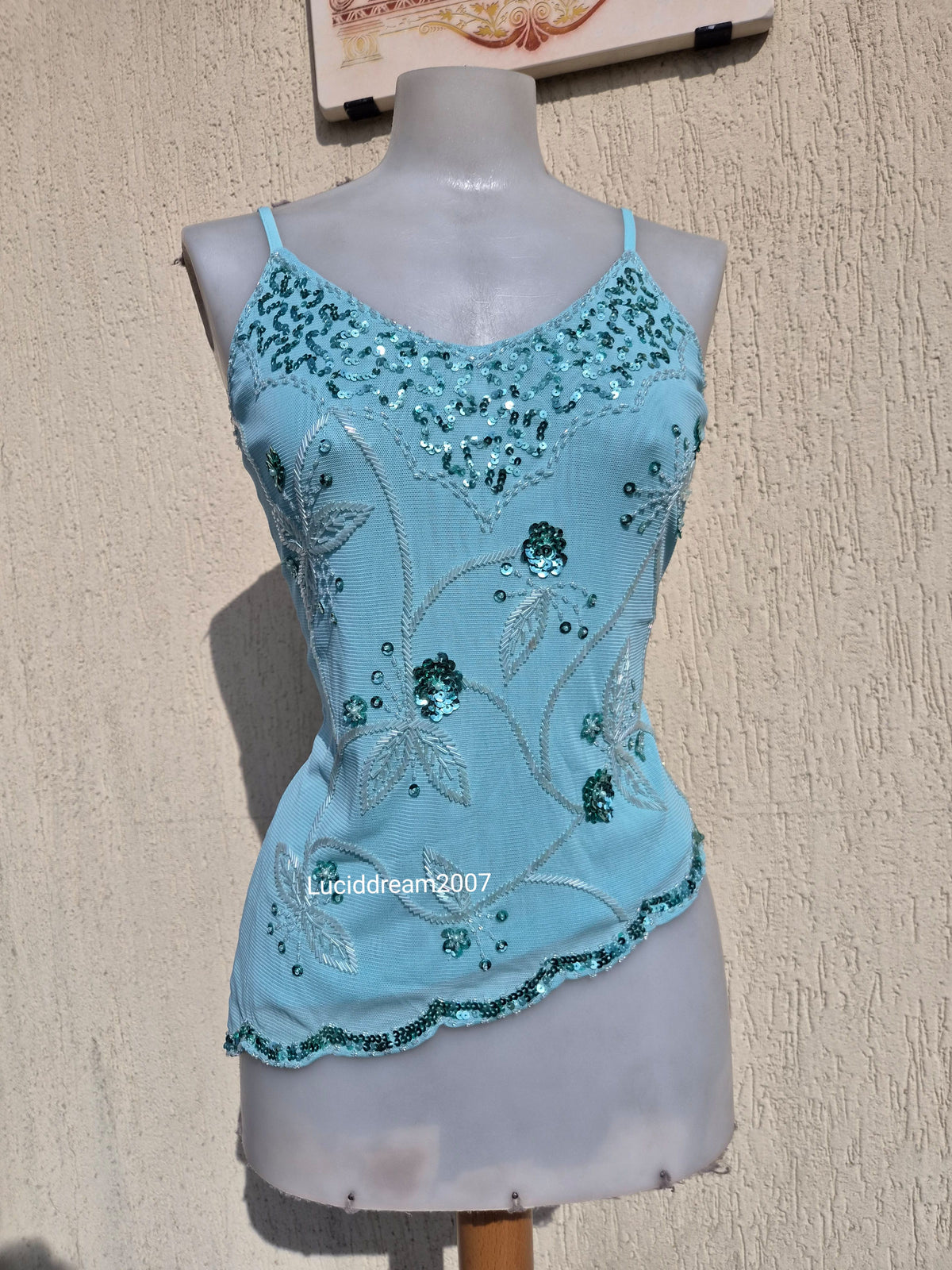 Haut en voile brodé de sequins