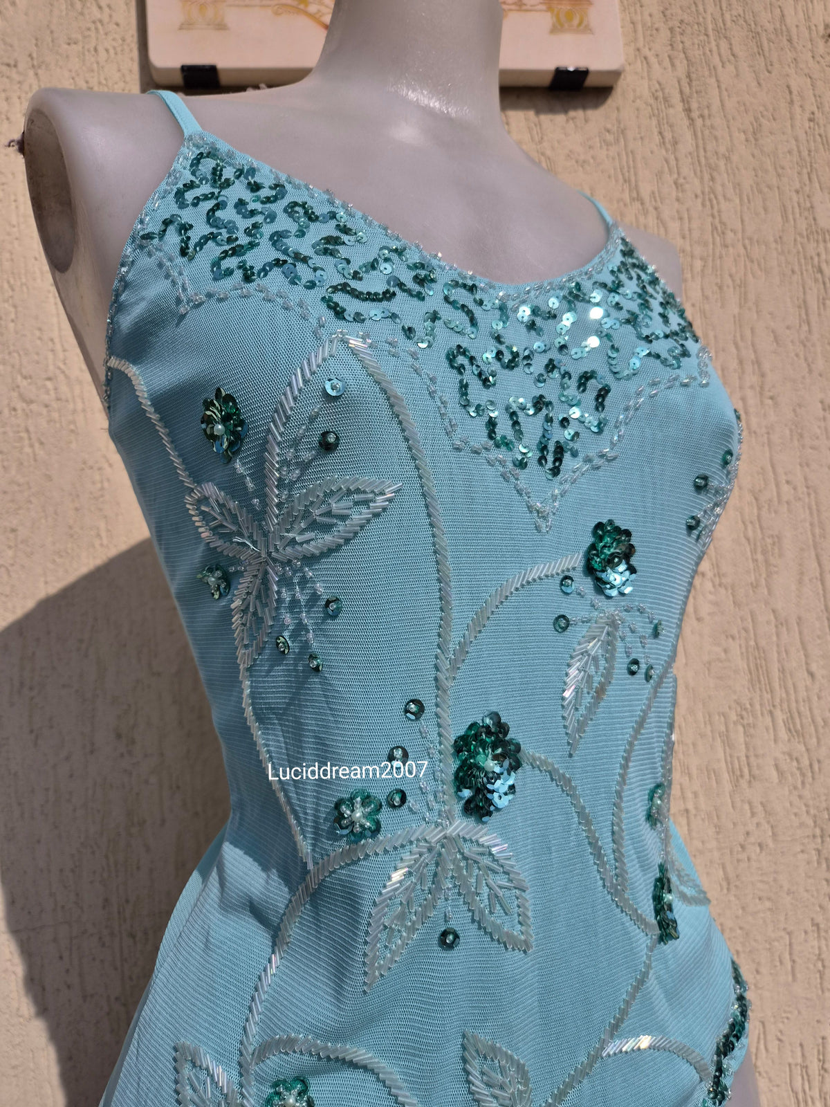 Haut en voile brodé de sequins