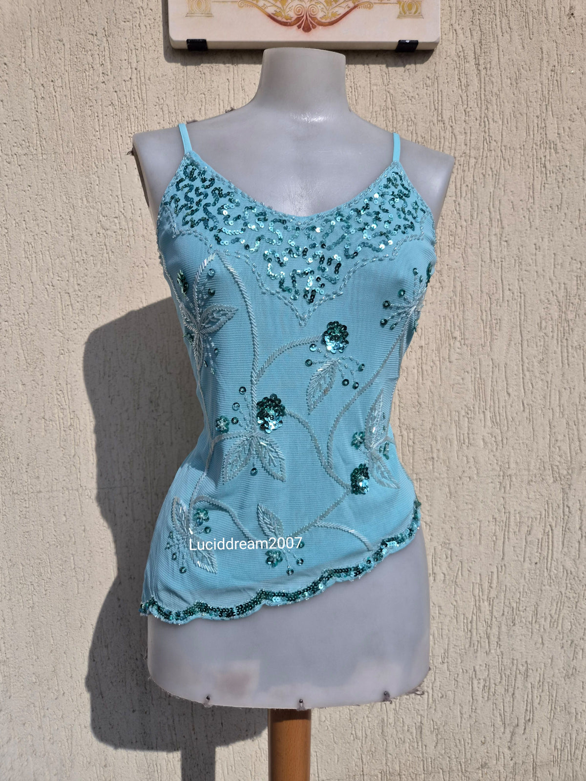 Haut en voile brodé de sequins