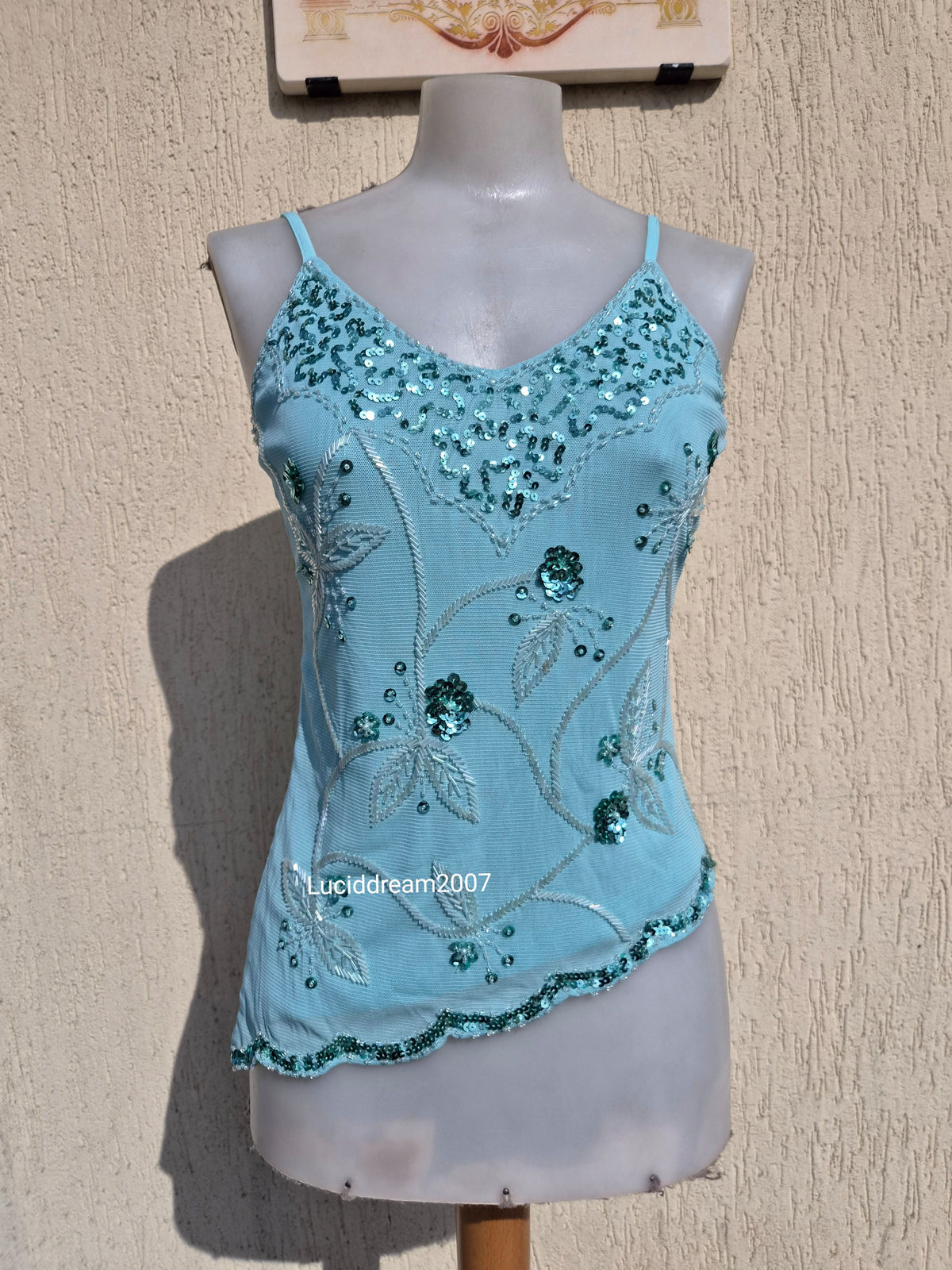Haut en voile brodé de sequins