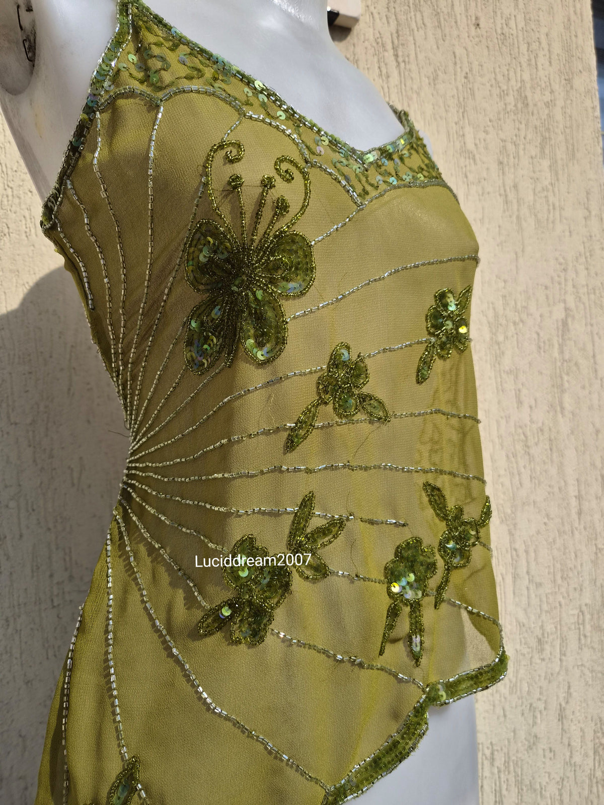 Haut en voile et sequins verts