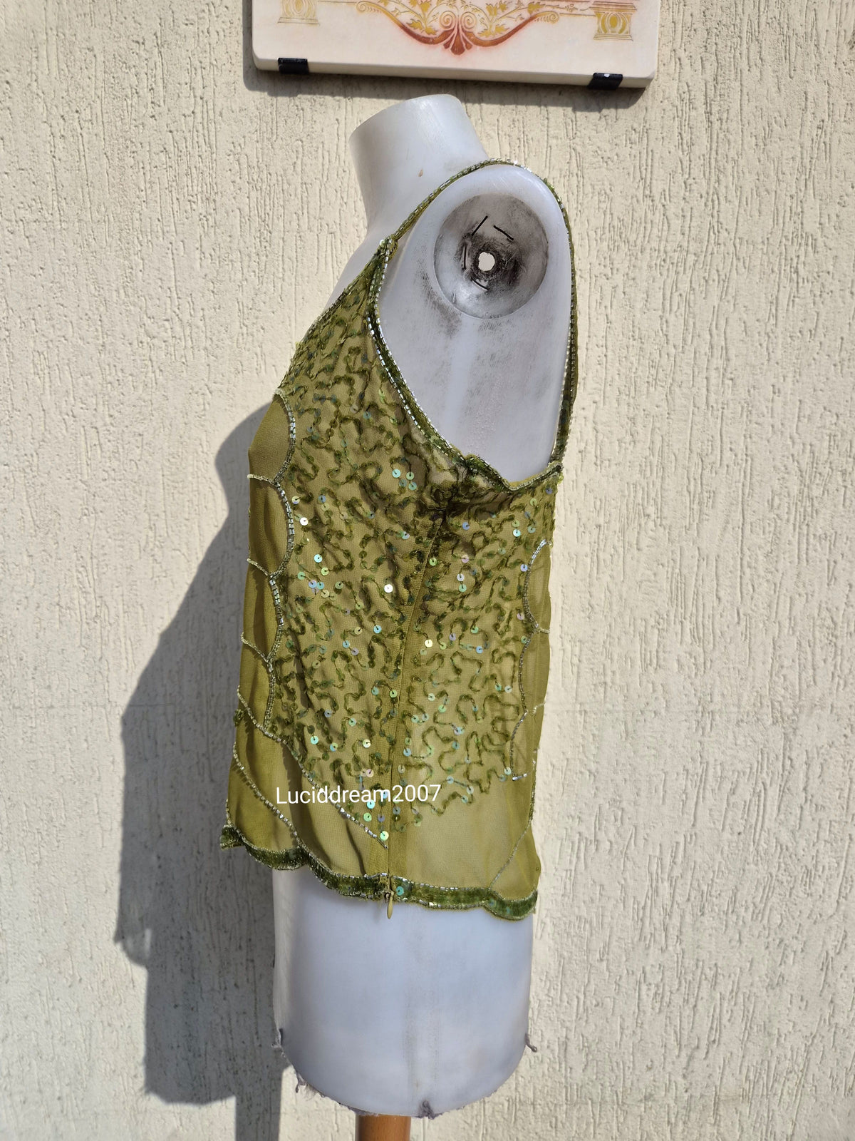 Haut en voile et sequins verts