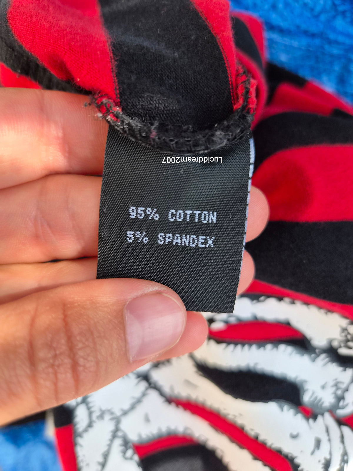 Cardigan rayé rouge et noir