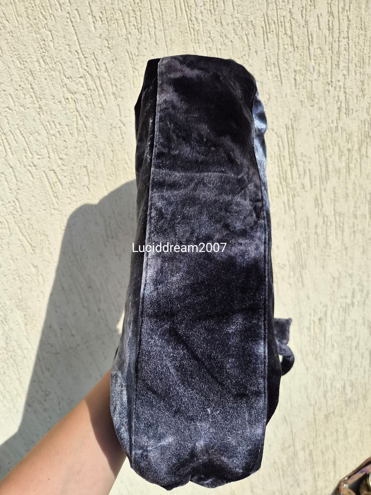 Sac en velours brodé de sequins