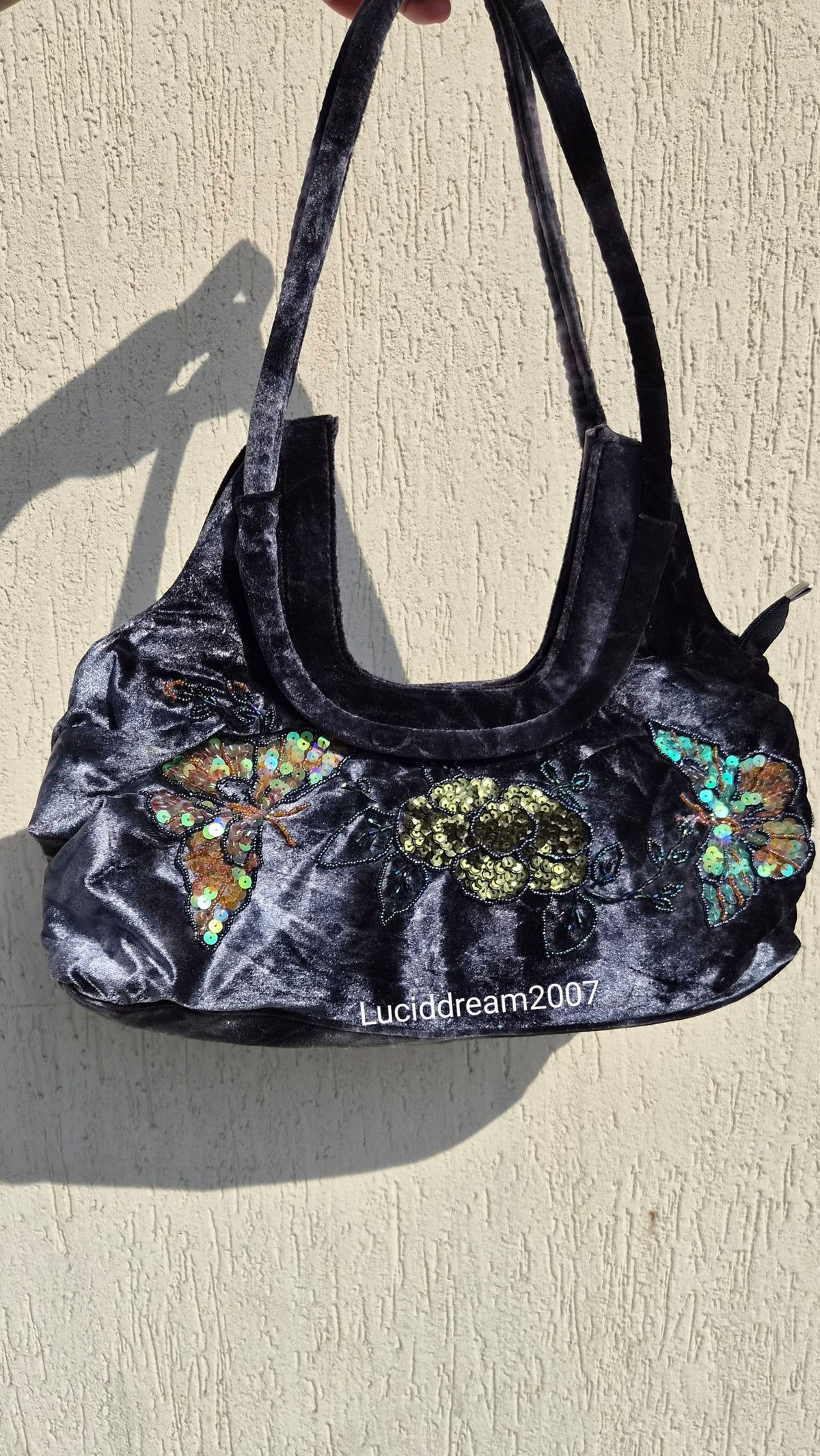 Sac en velours brodé de sequins