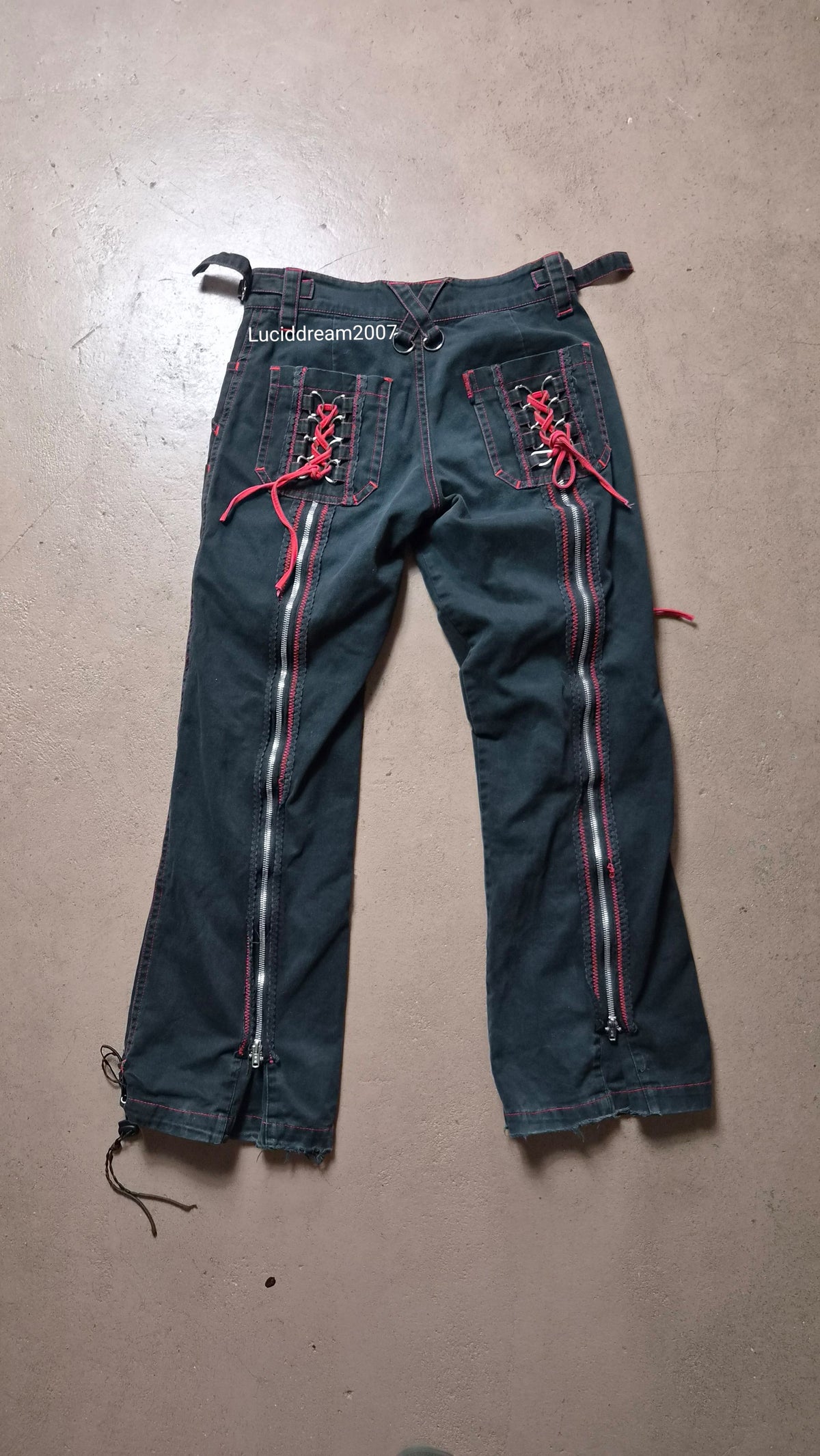 Pantalon noir et rouge Poizen Industries