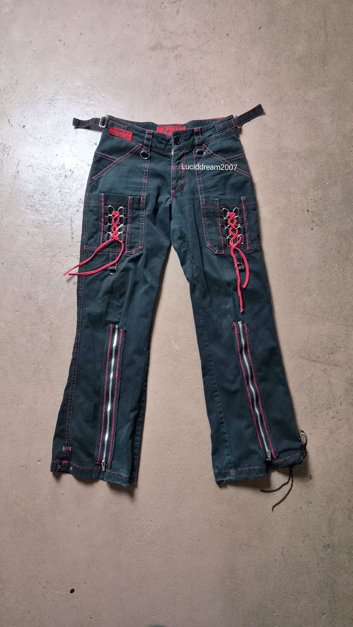 Pantalon noir et rouge Poizen Industries