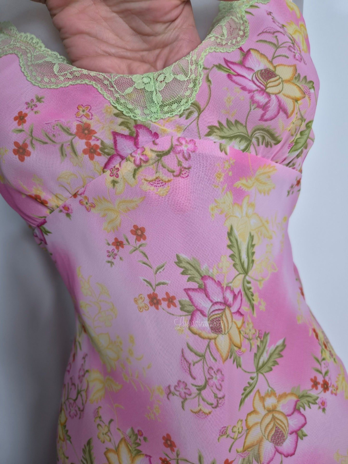 Robe en voile fleurie