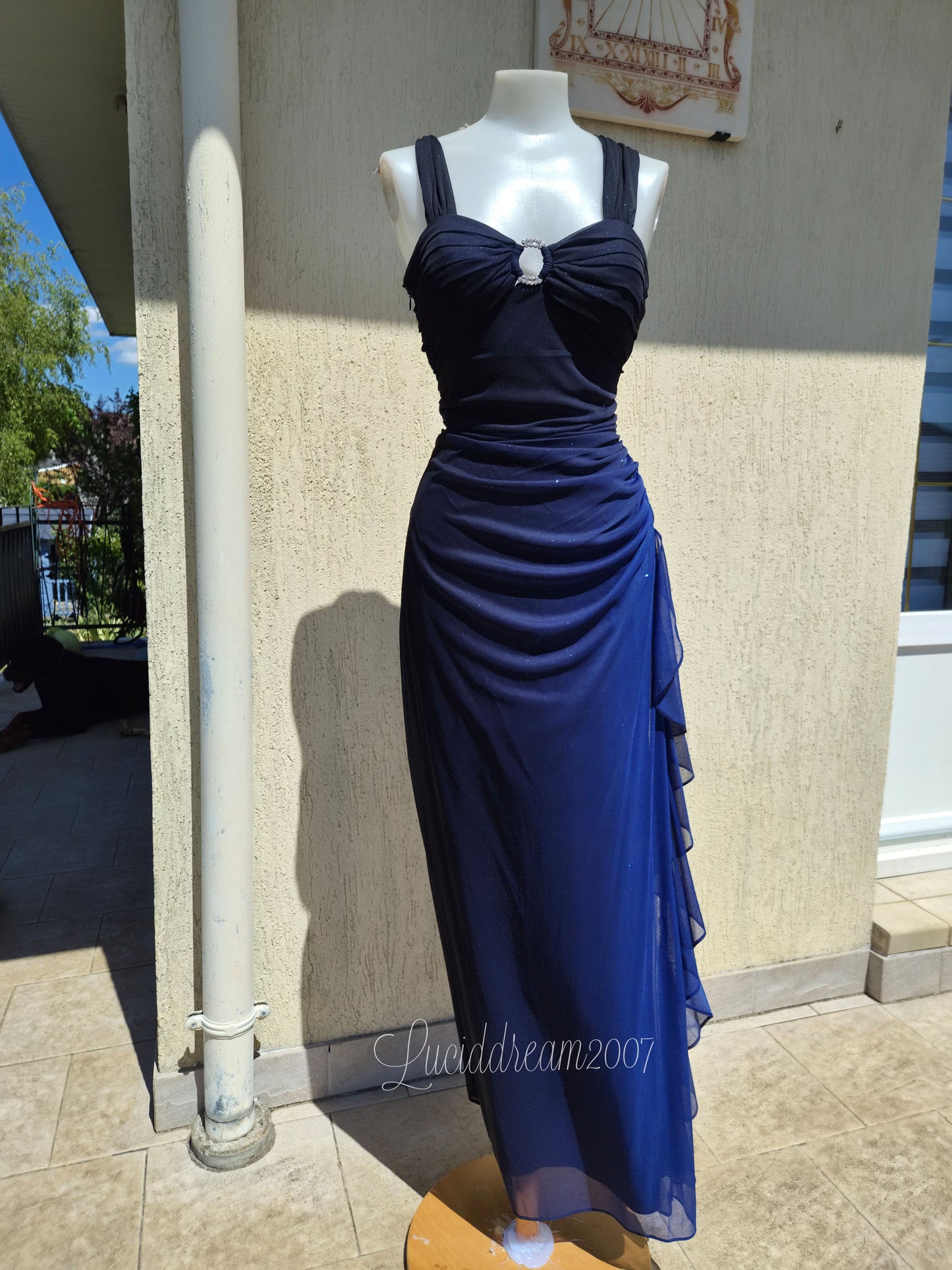 Robe bleue dégradée et brillante Betsy & Adam