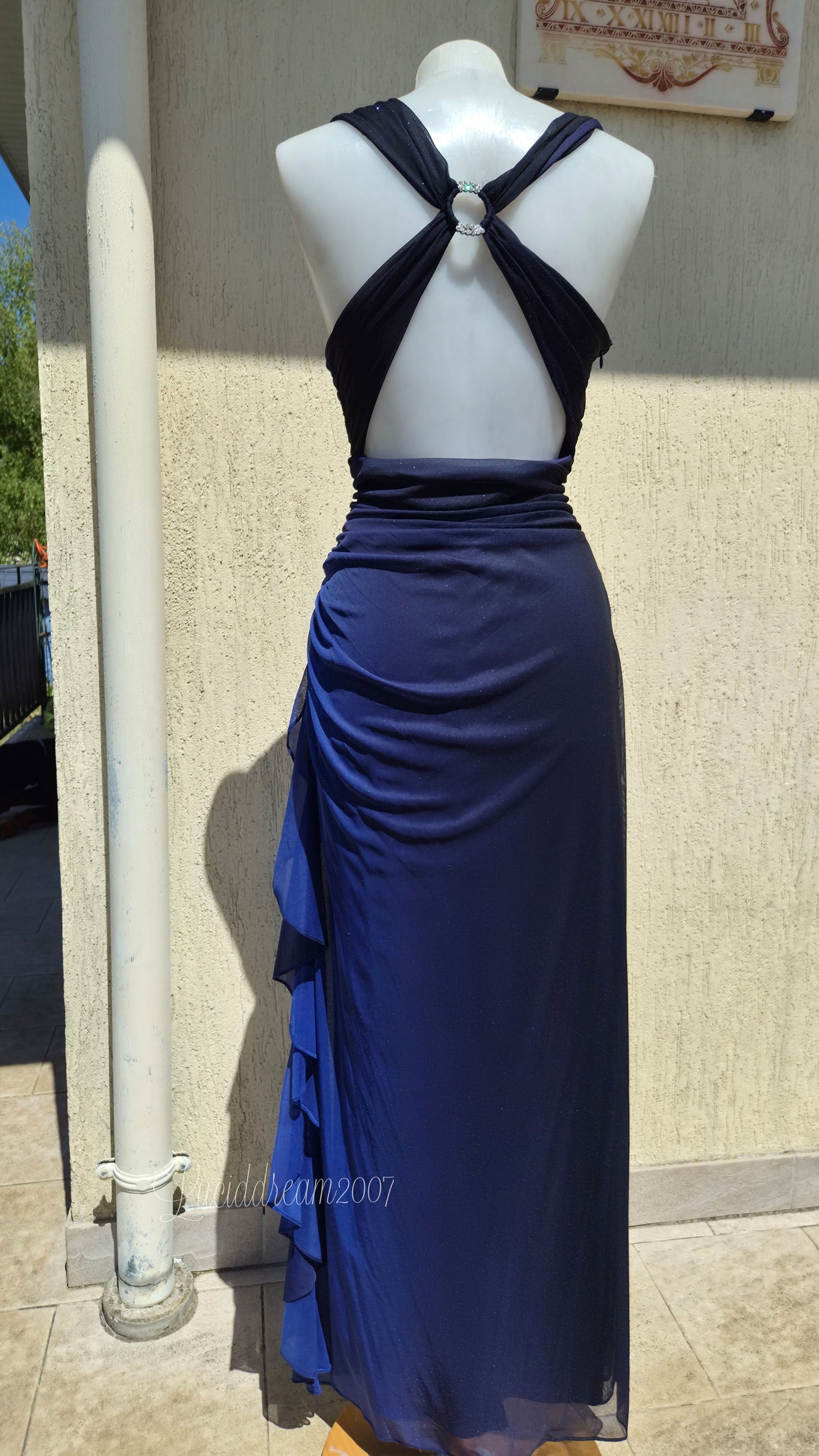Robe bleue dégradée et brillante Betsy & Adam