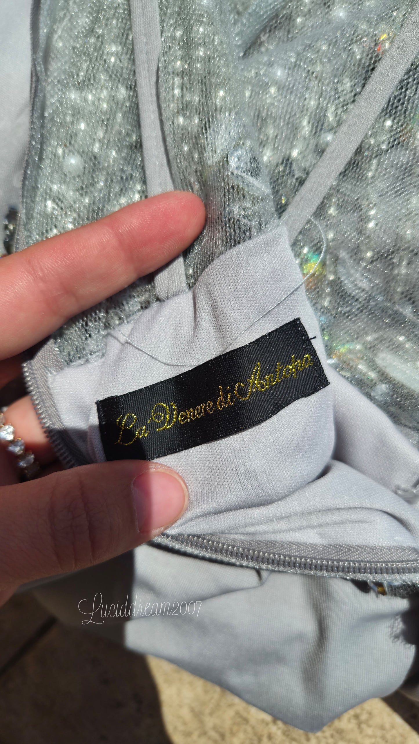 Robe bustier grise brodée