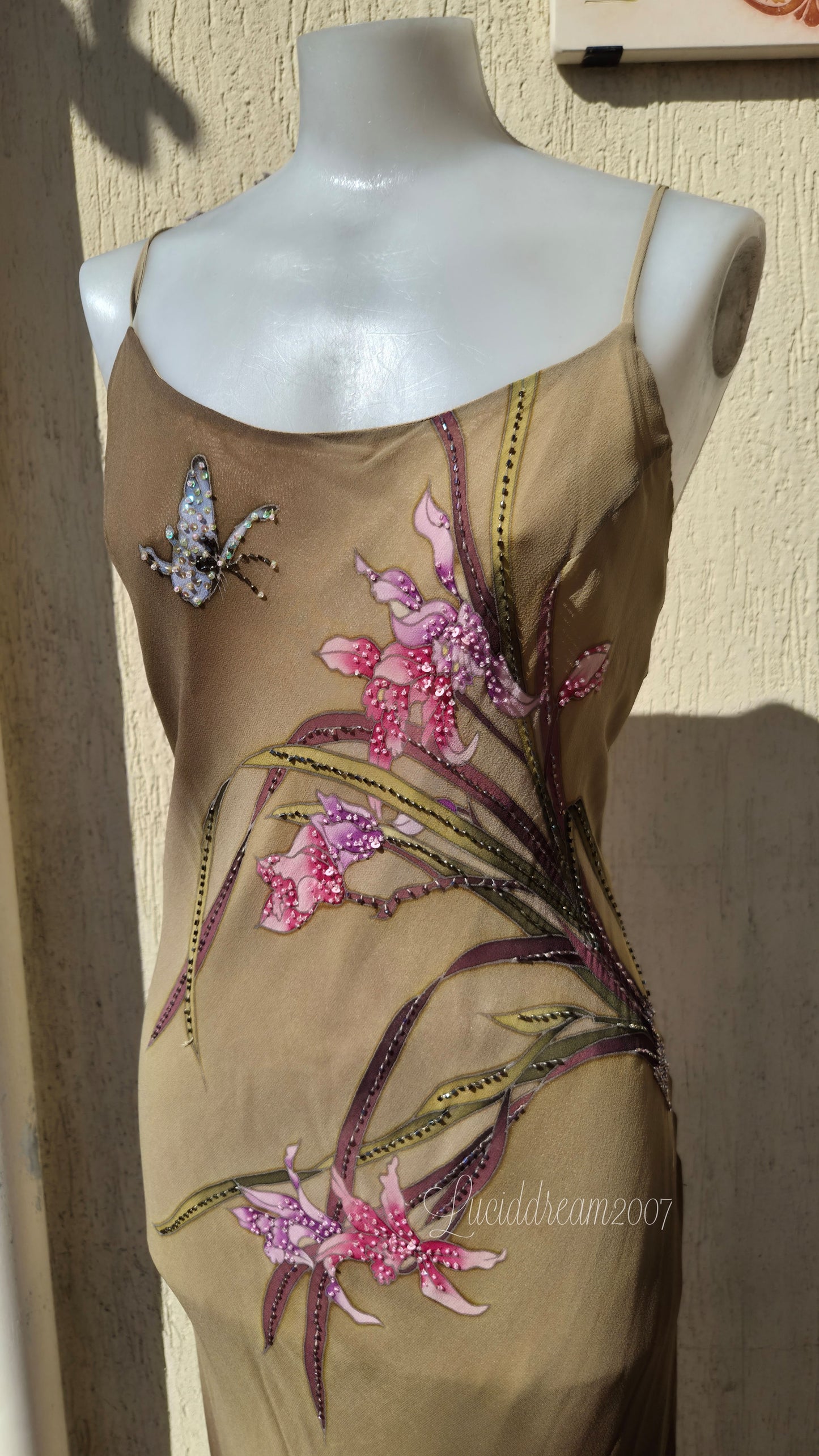 Robe en soie motif florale