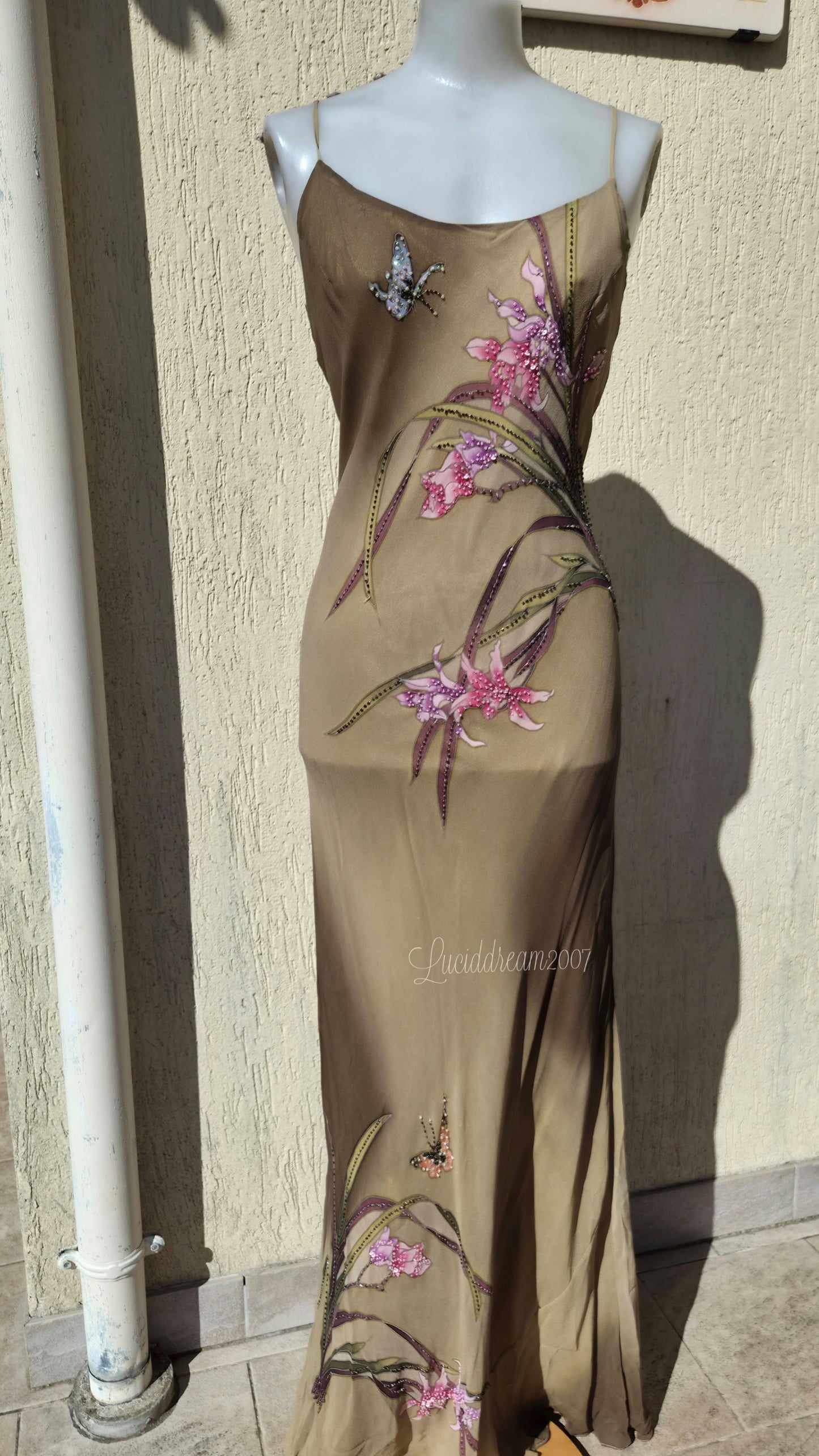 Robe en soie motif florale