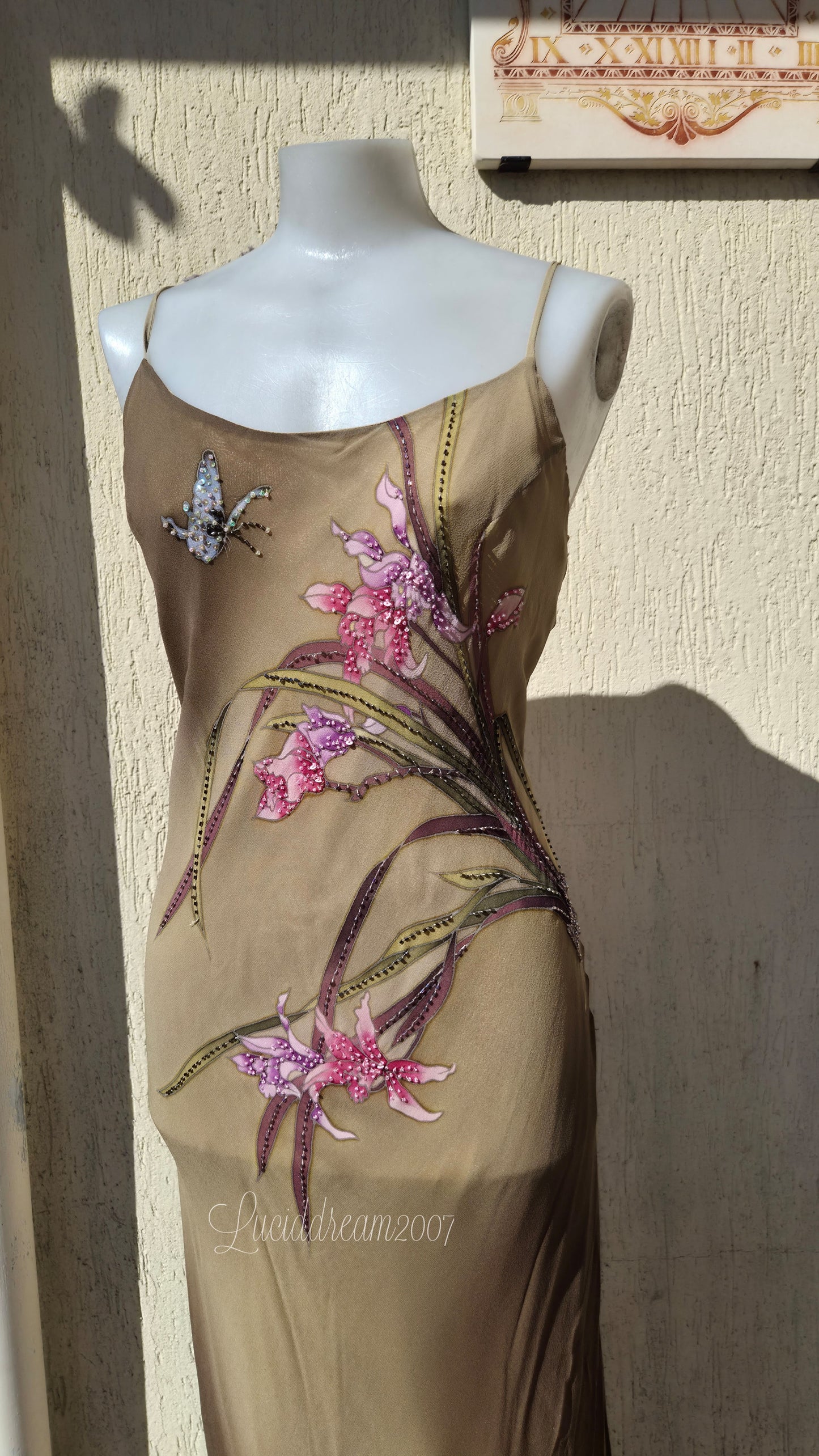 Robe en soie motif florale