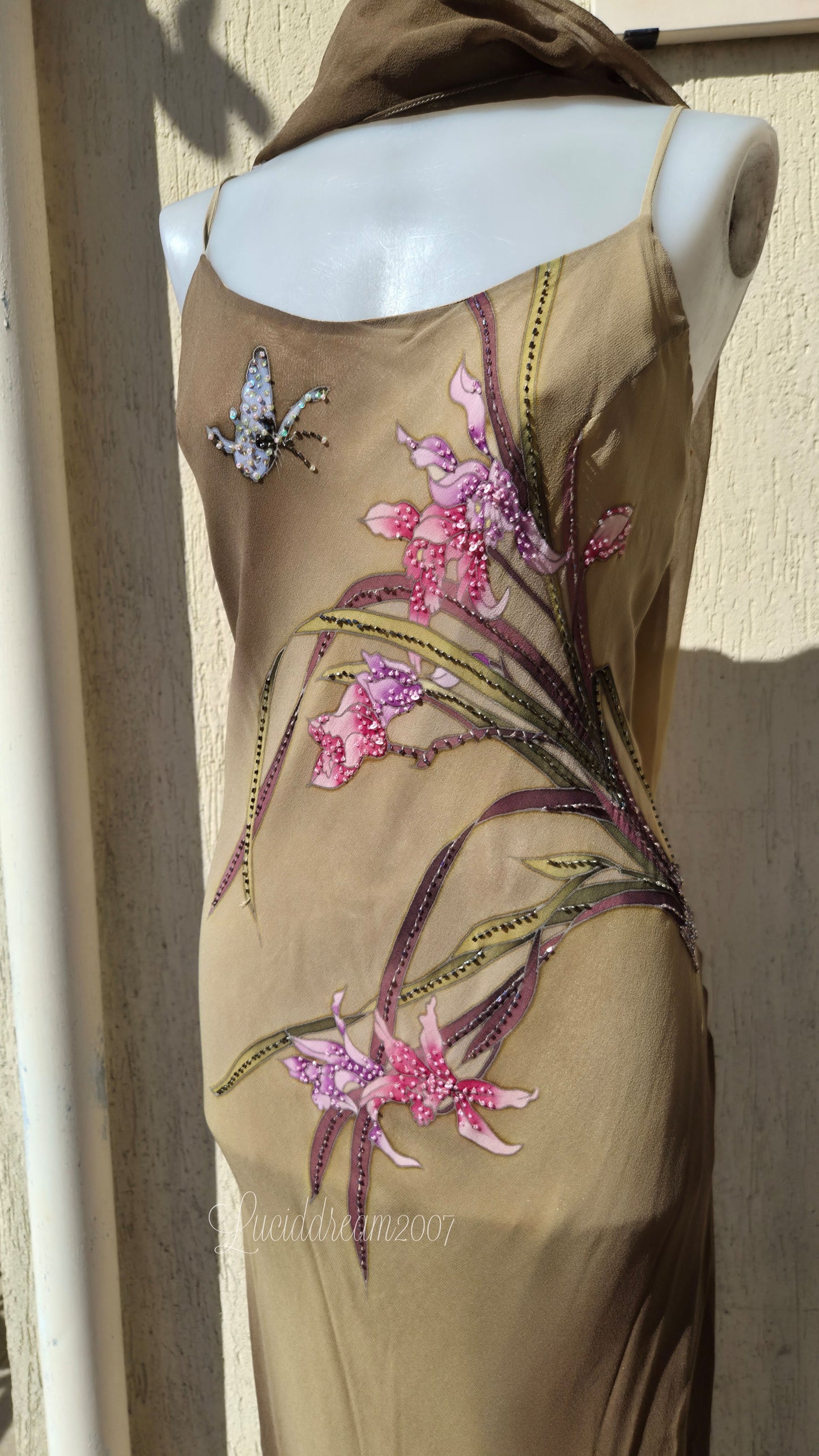 Robe en soie motif florale