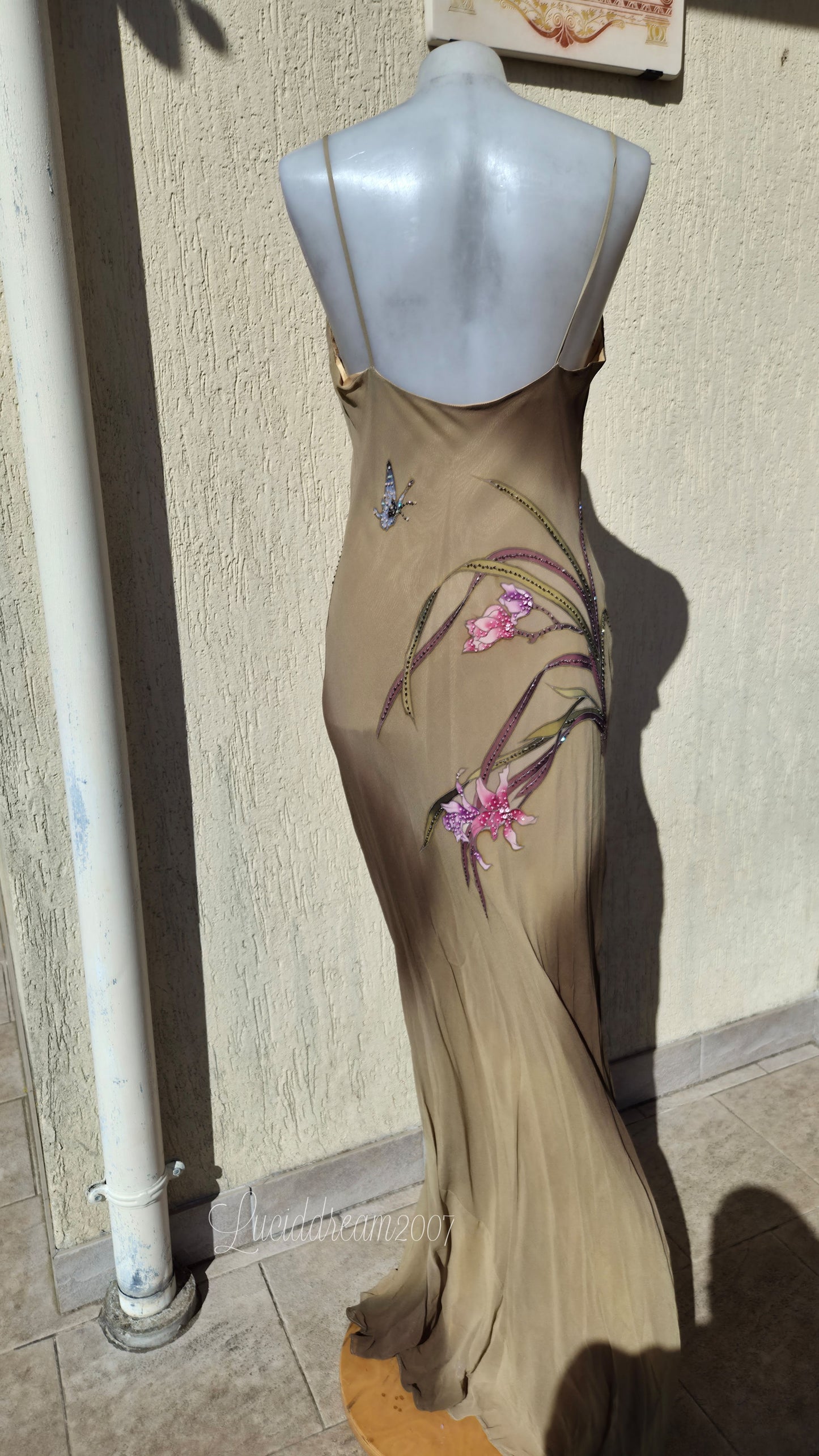 Robe en soie motif florale