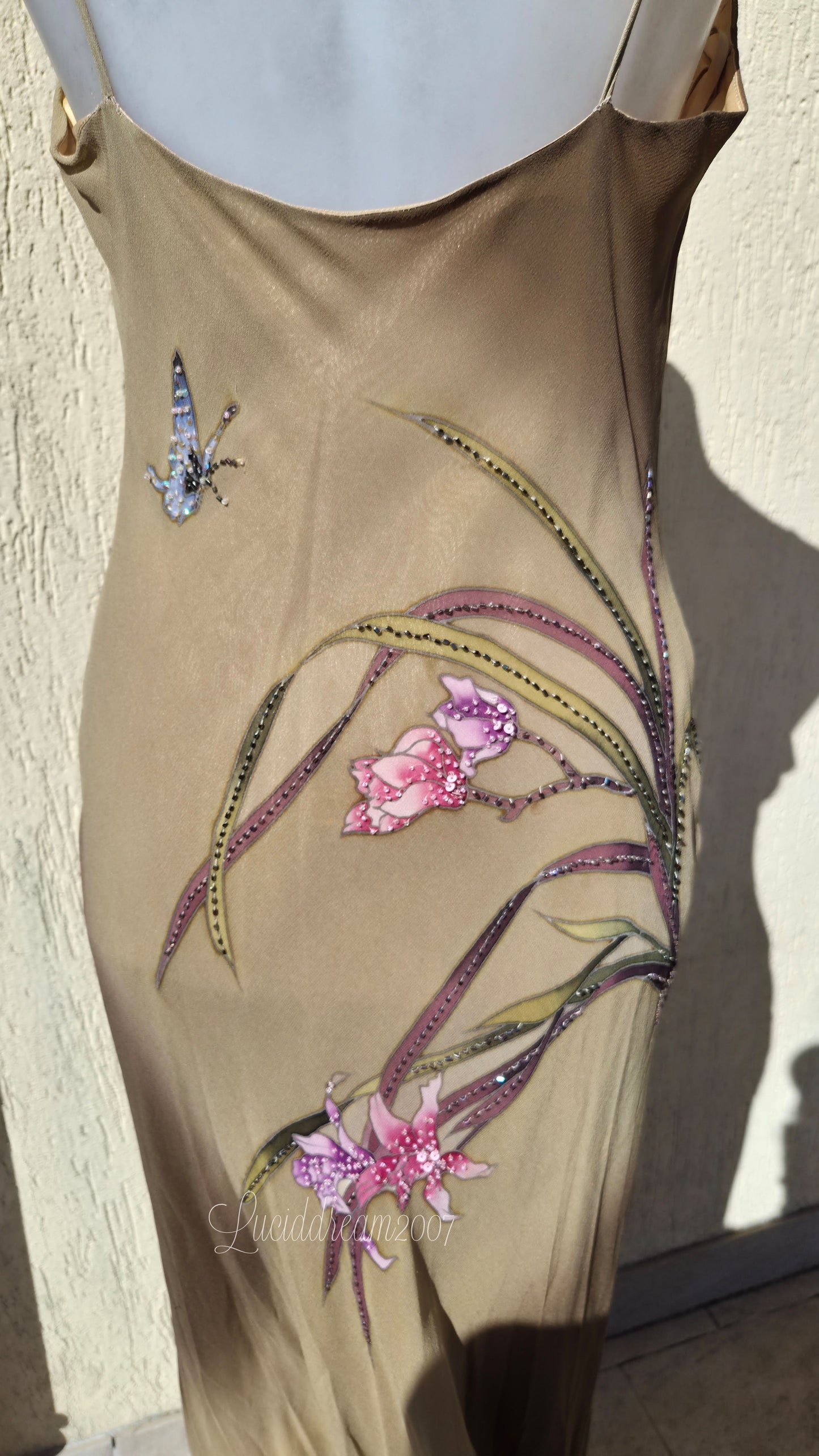 Robe en soie motif florale