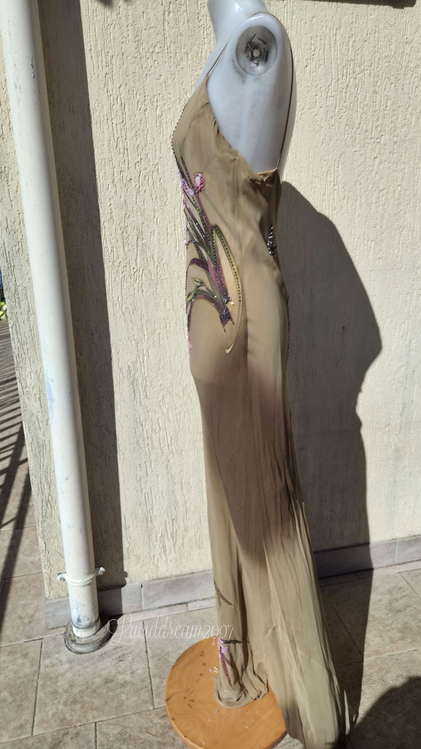 Robe en soie motif florale