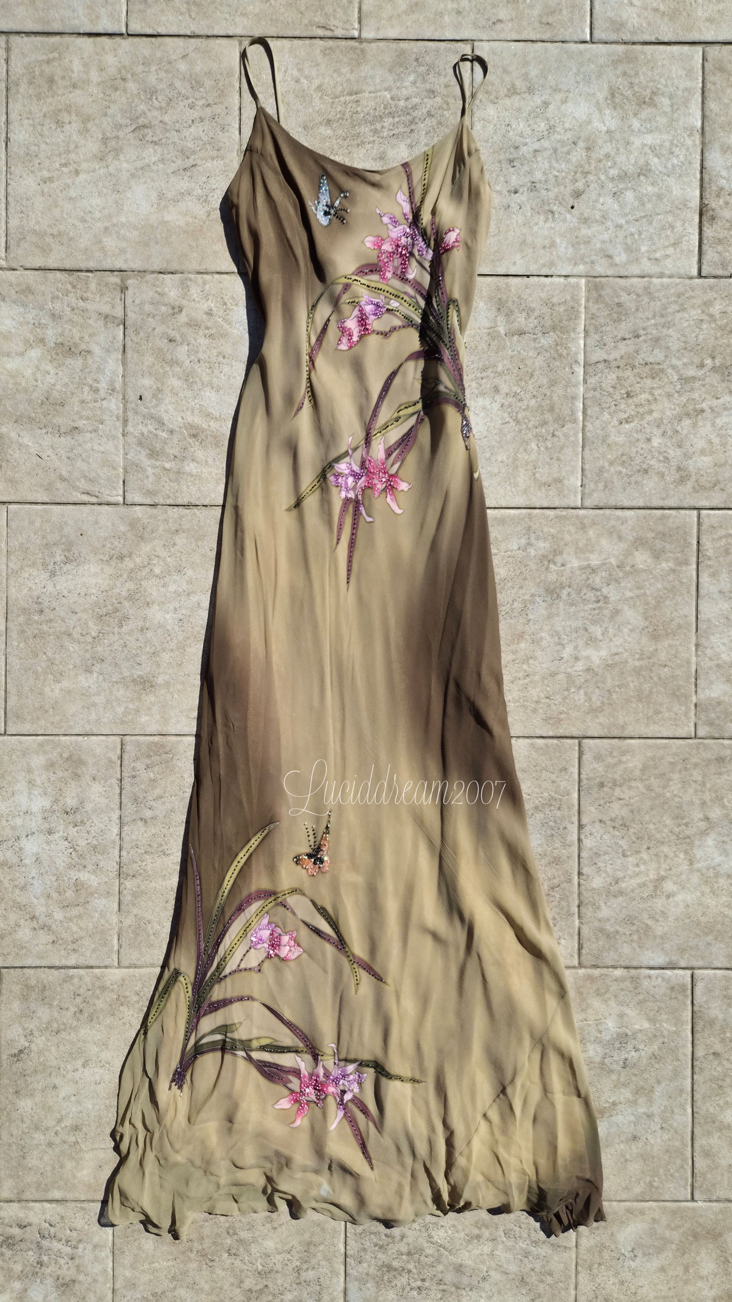 Robe en soie motif florale