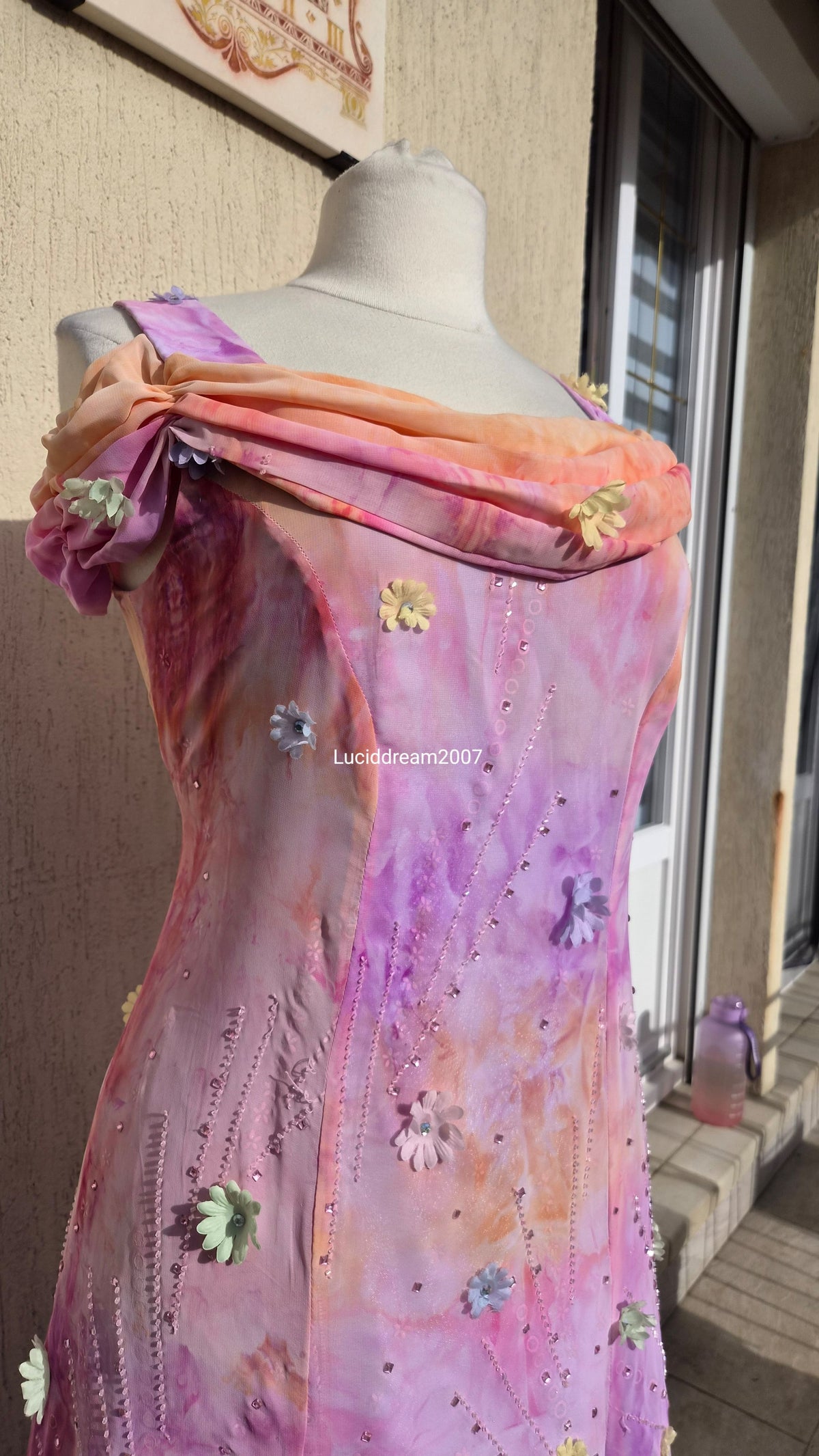 Robe brodée rose et lila
