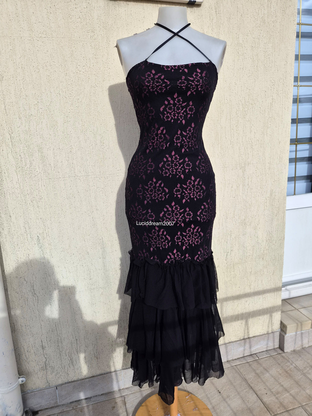Robe en dentelle noir et violet