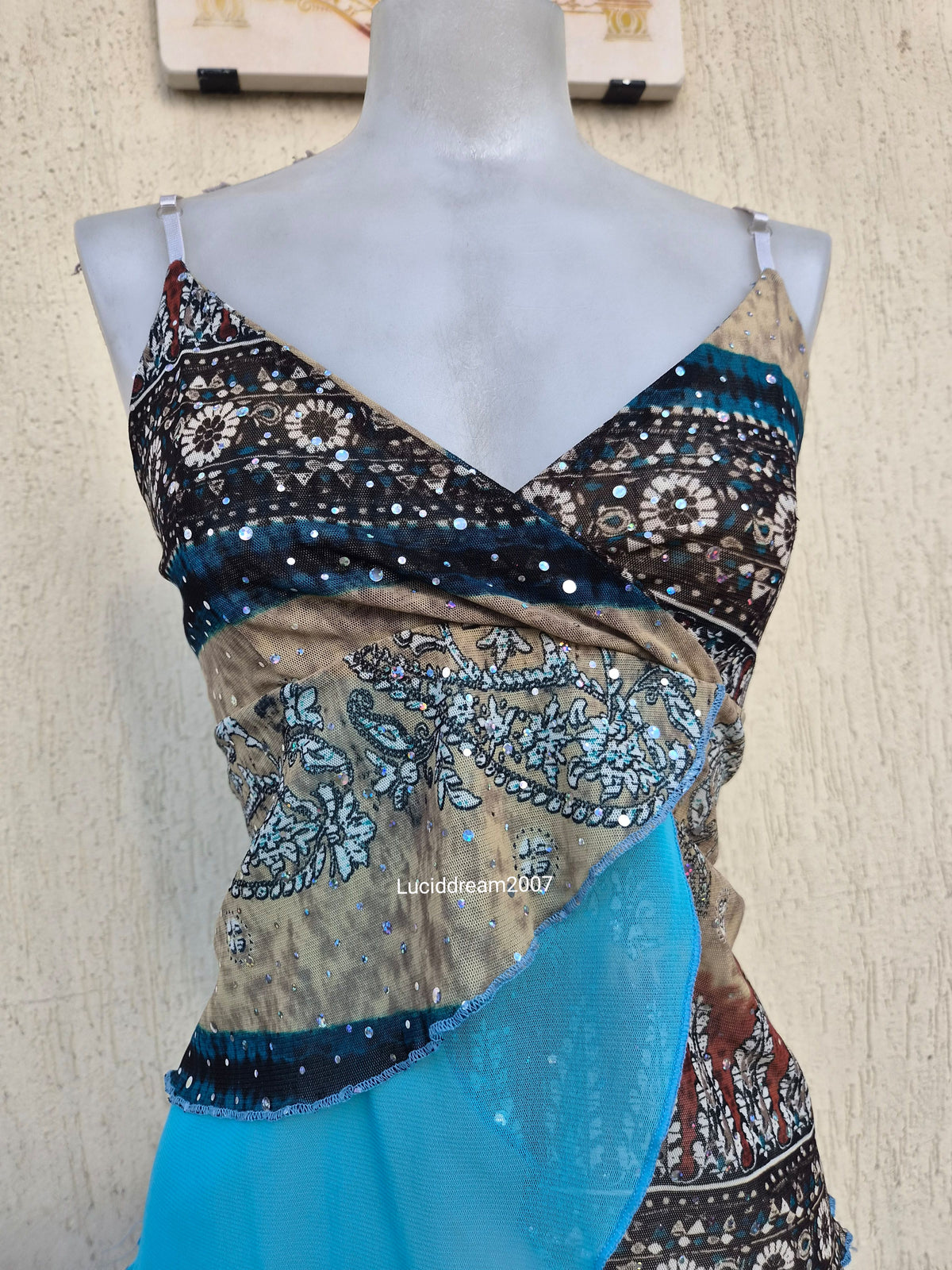 Haut en voile à motifs et strass