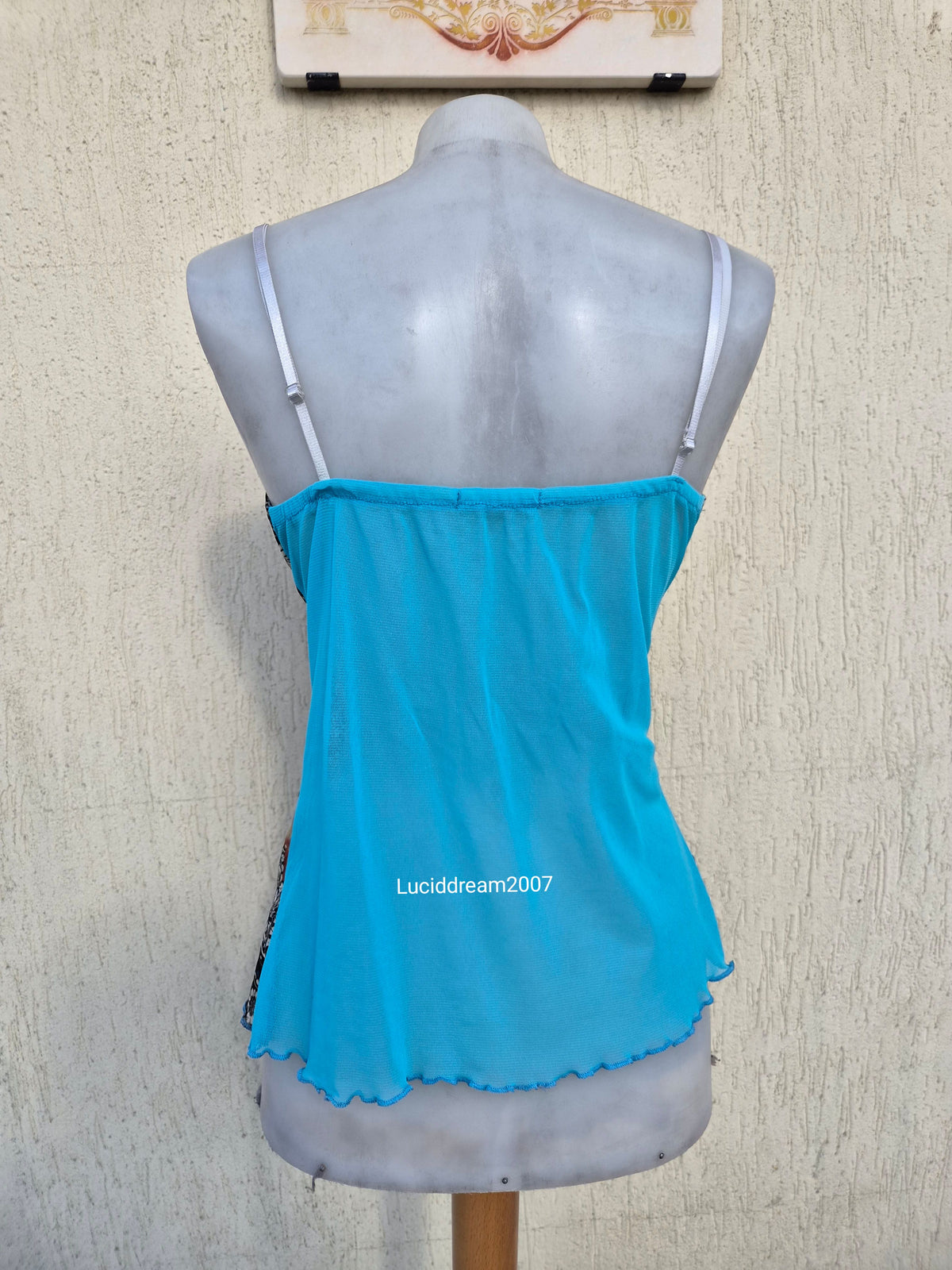 Haut en voile à motifs et strass