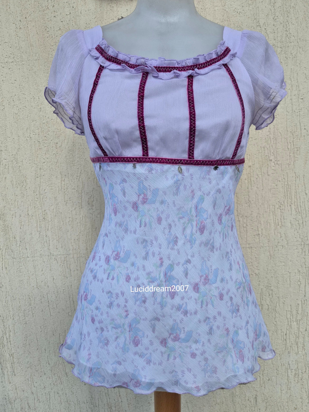 Haut en voile floral