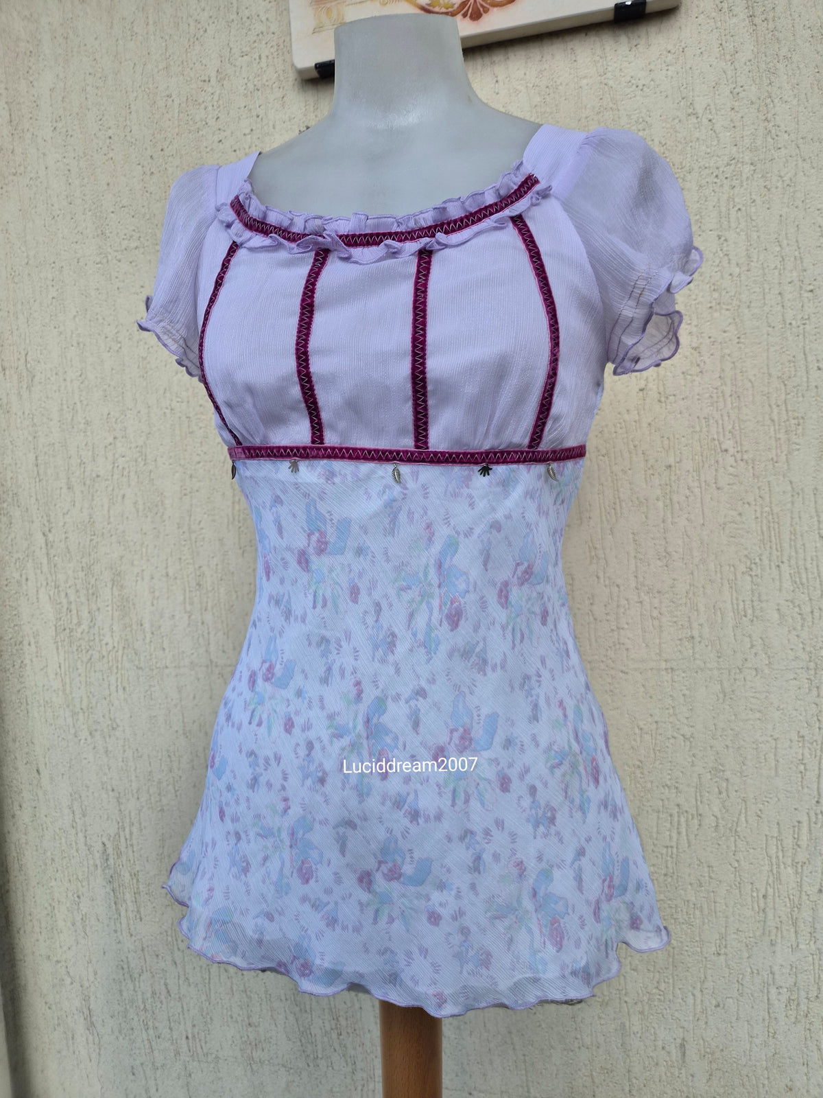 Haut en voile floral