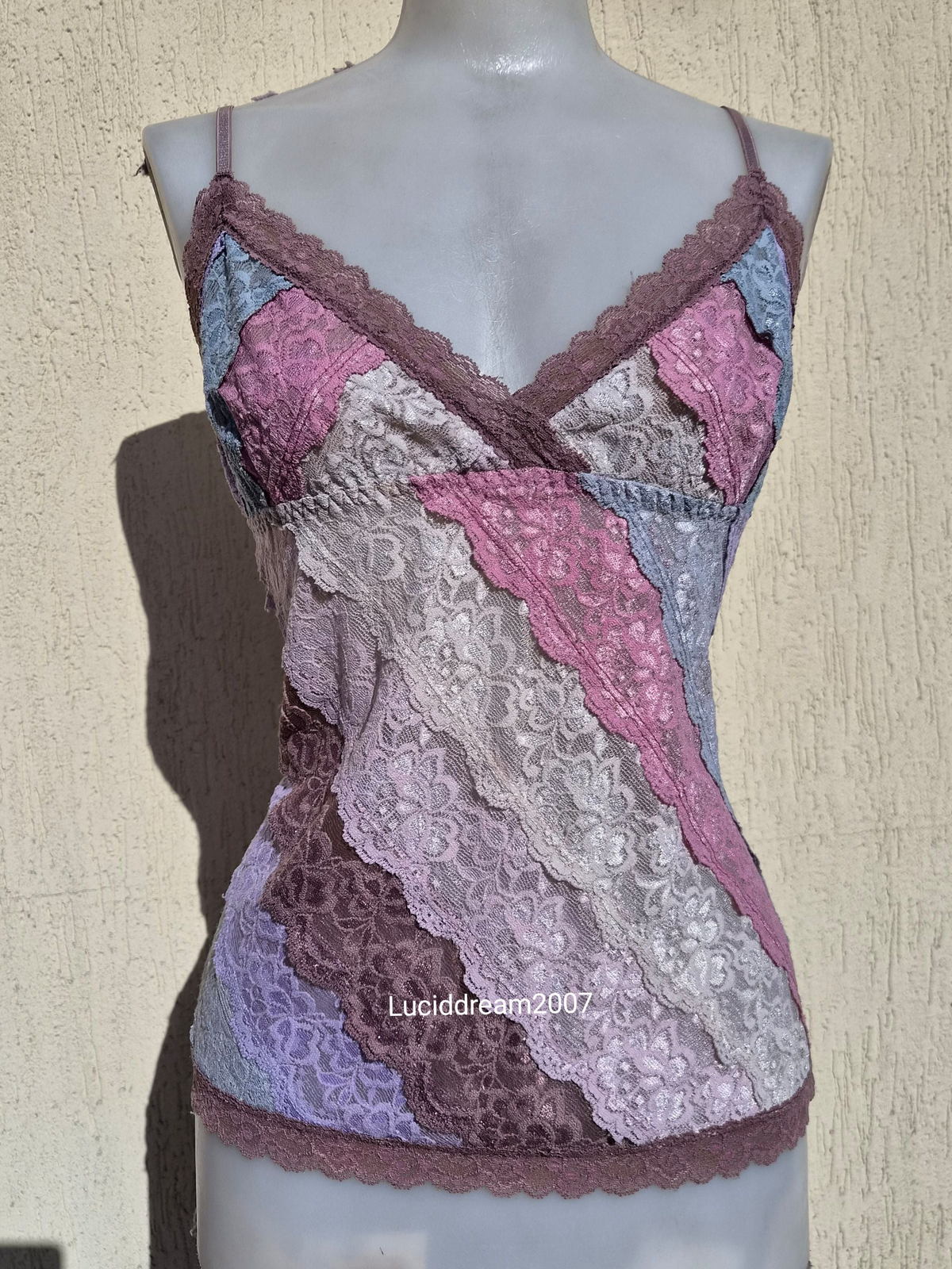 Haut en dentelle tons pastel