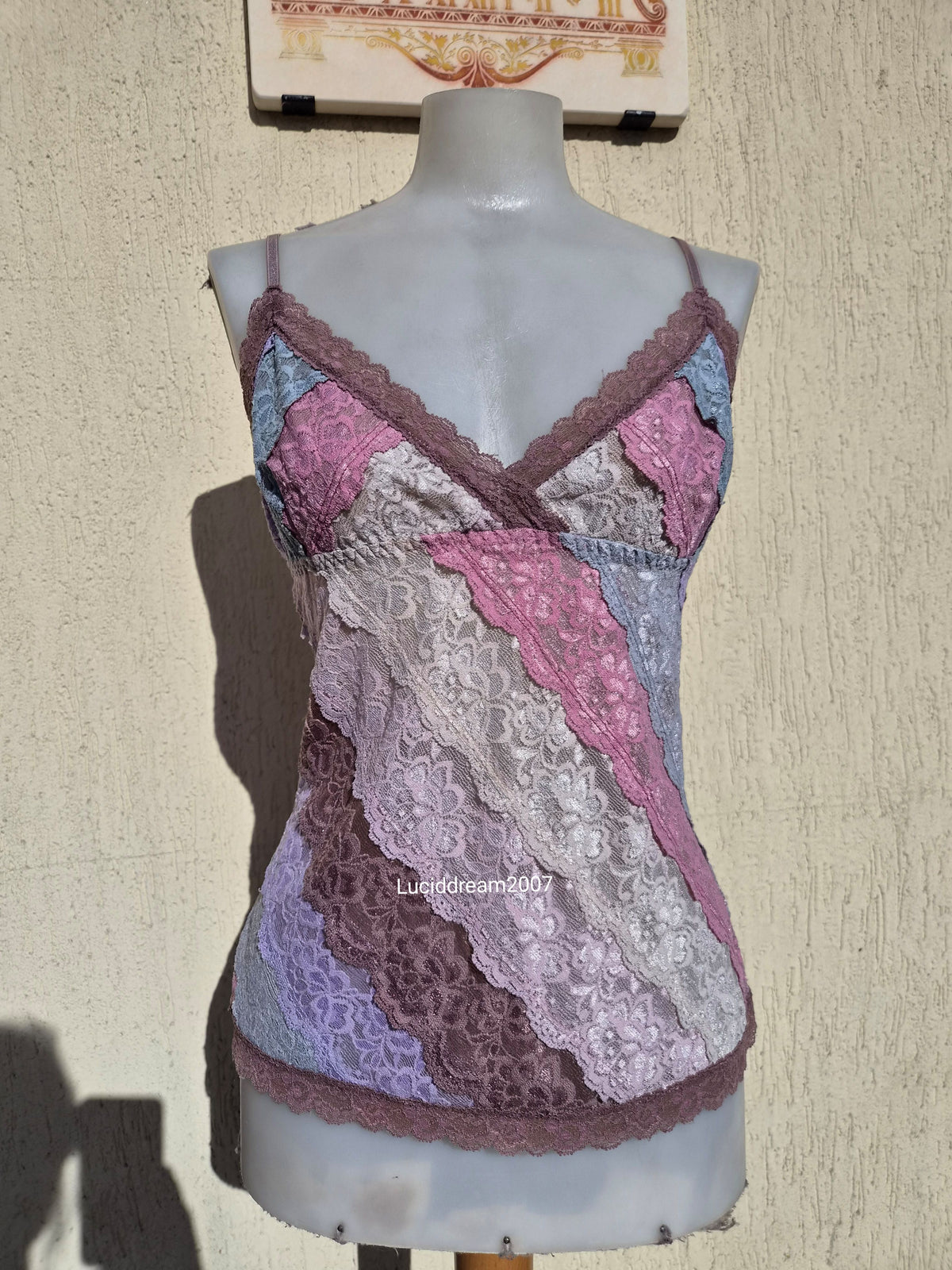 Haut en dentelle tons pastel