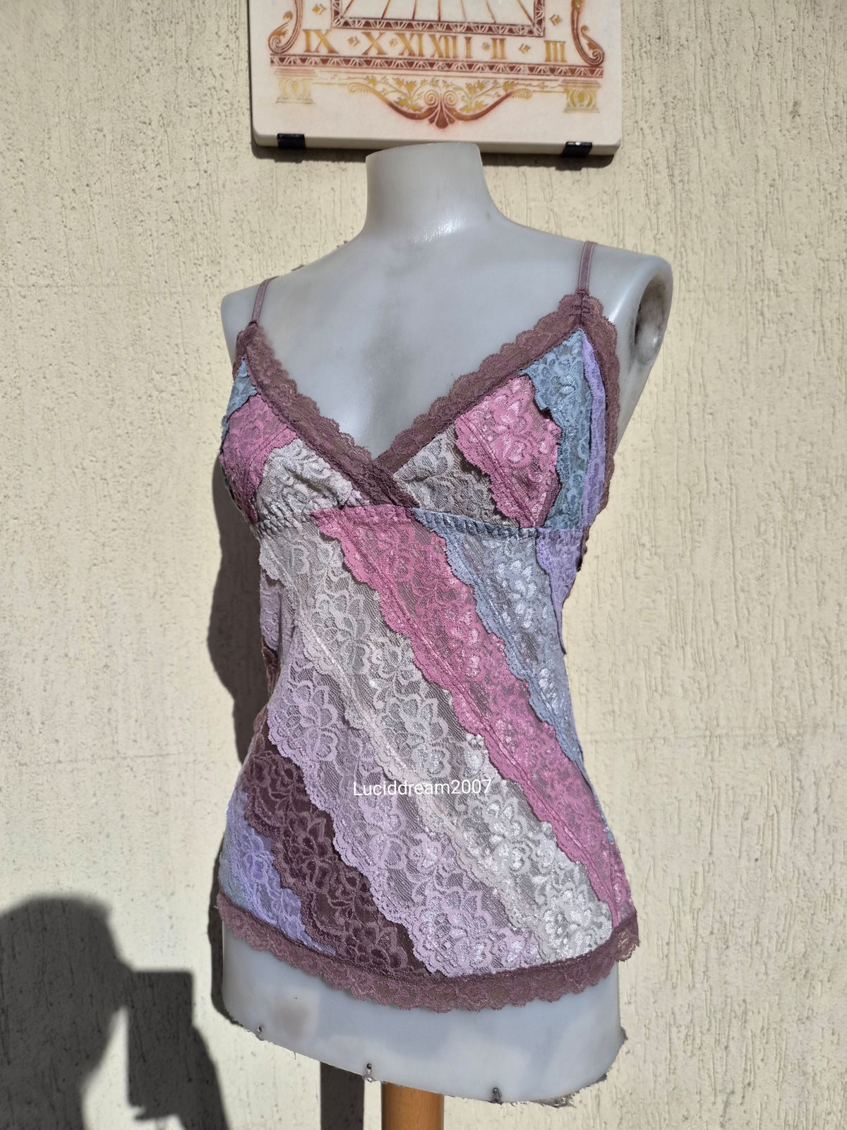 Haut en dentelle tons pastel