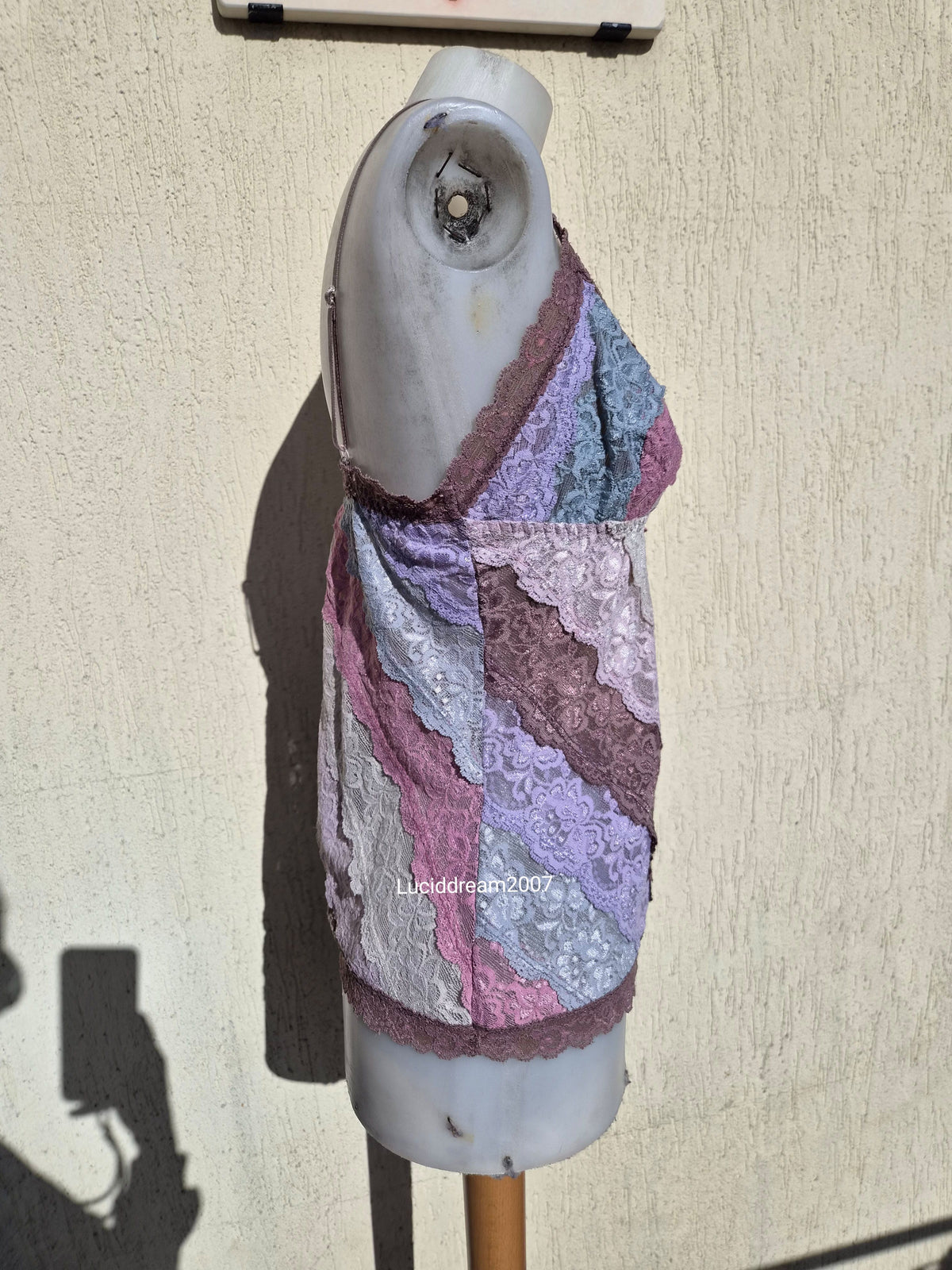 Haut en dentelle tons pastel