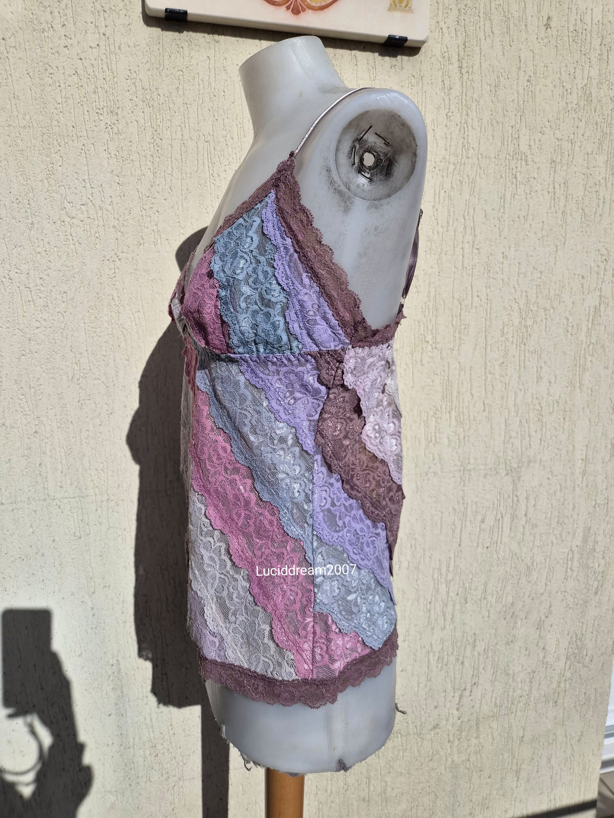 Haut en dentelle tons pastel