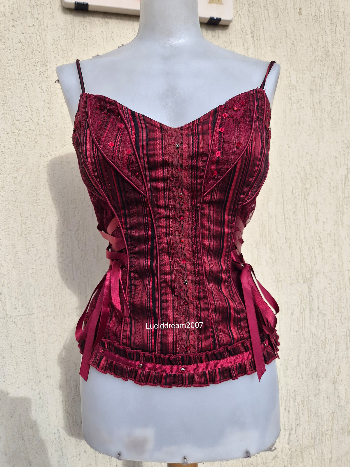 Haut esprit corset rouge