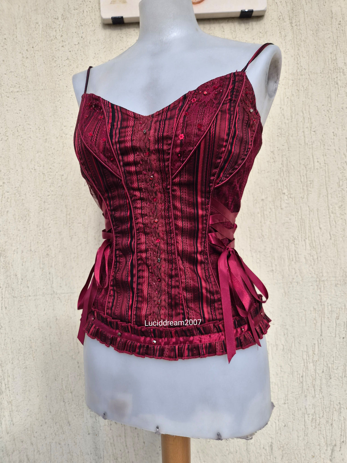 Haut esprit corset rouge