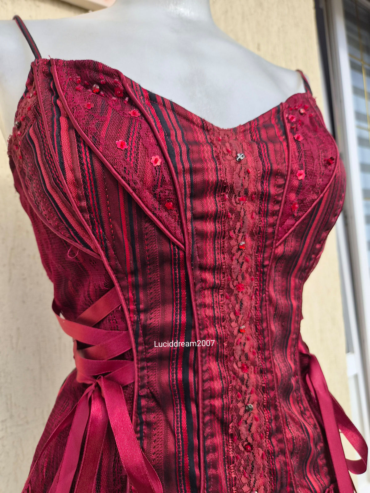 Haut esprit corset rouge