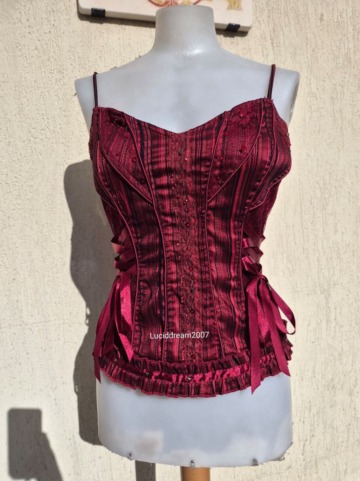 Haut esprit corset rouge